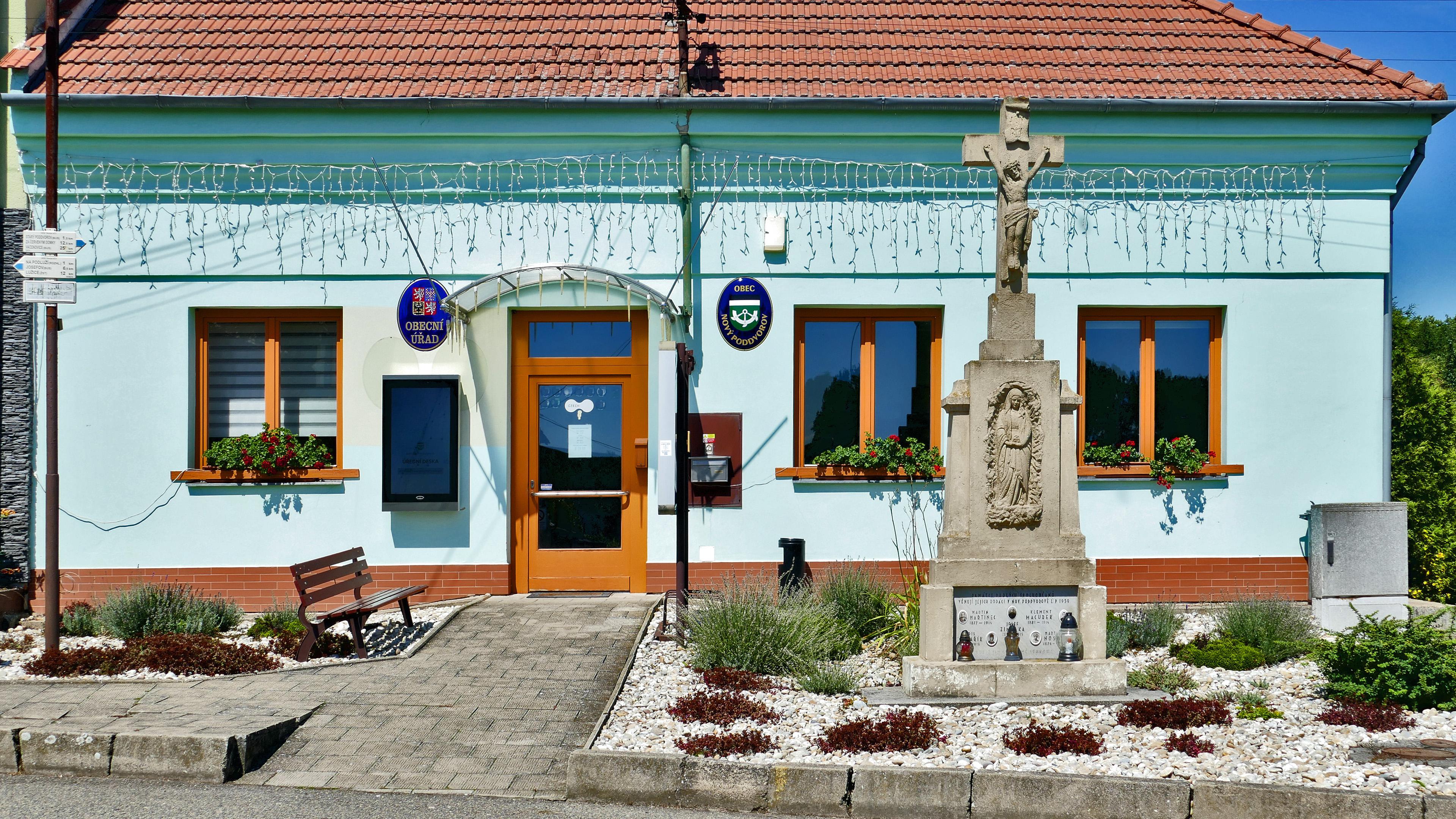 Nový Poddvorov - obecní úřad foto 4
