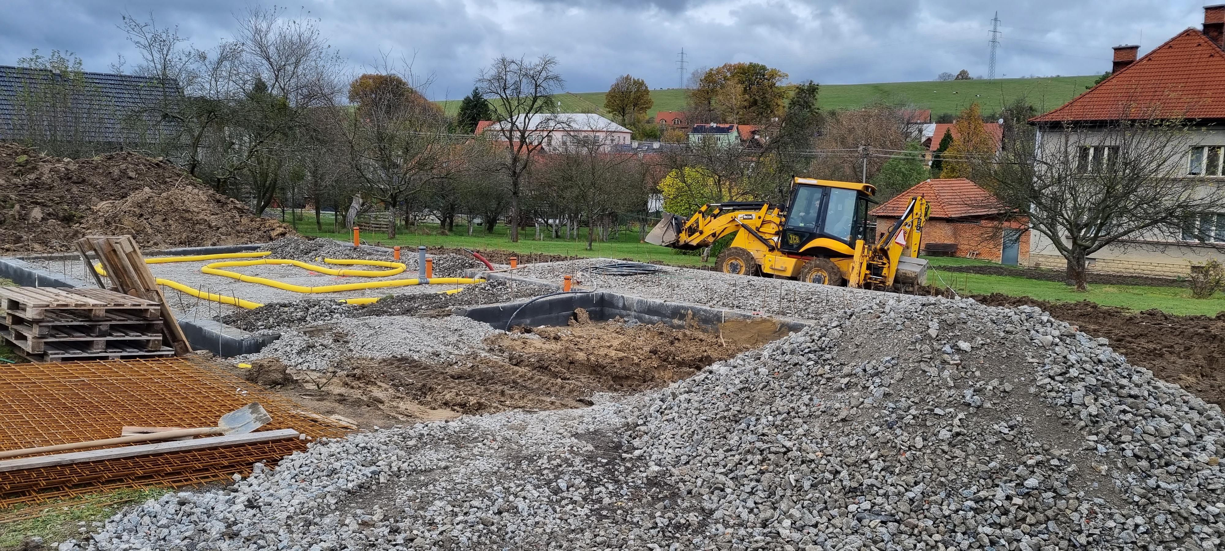 Recyklace staveb - drcení sutí, zemní a výkopové práce, demolice staveb foto 2