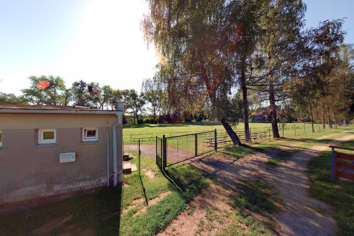 Nabíjecí stanice Kiosek U Pařezáče v Plačkově foto 6