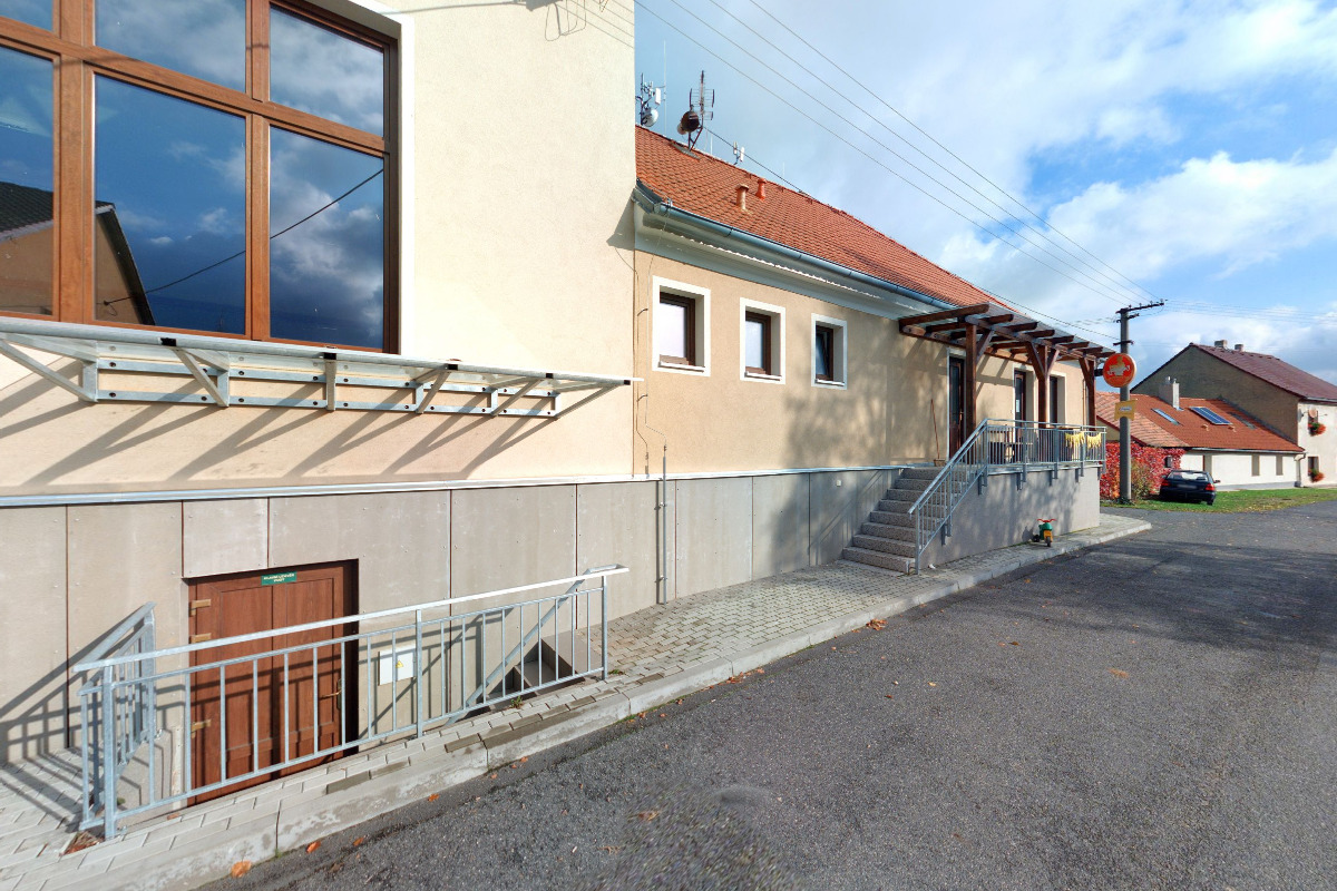 Místní knihovna Třebomyslice foto 6