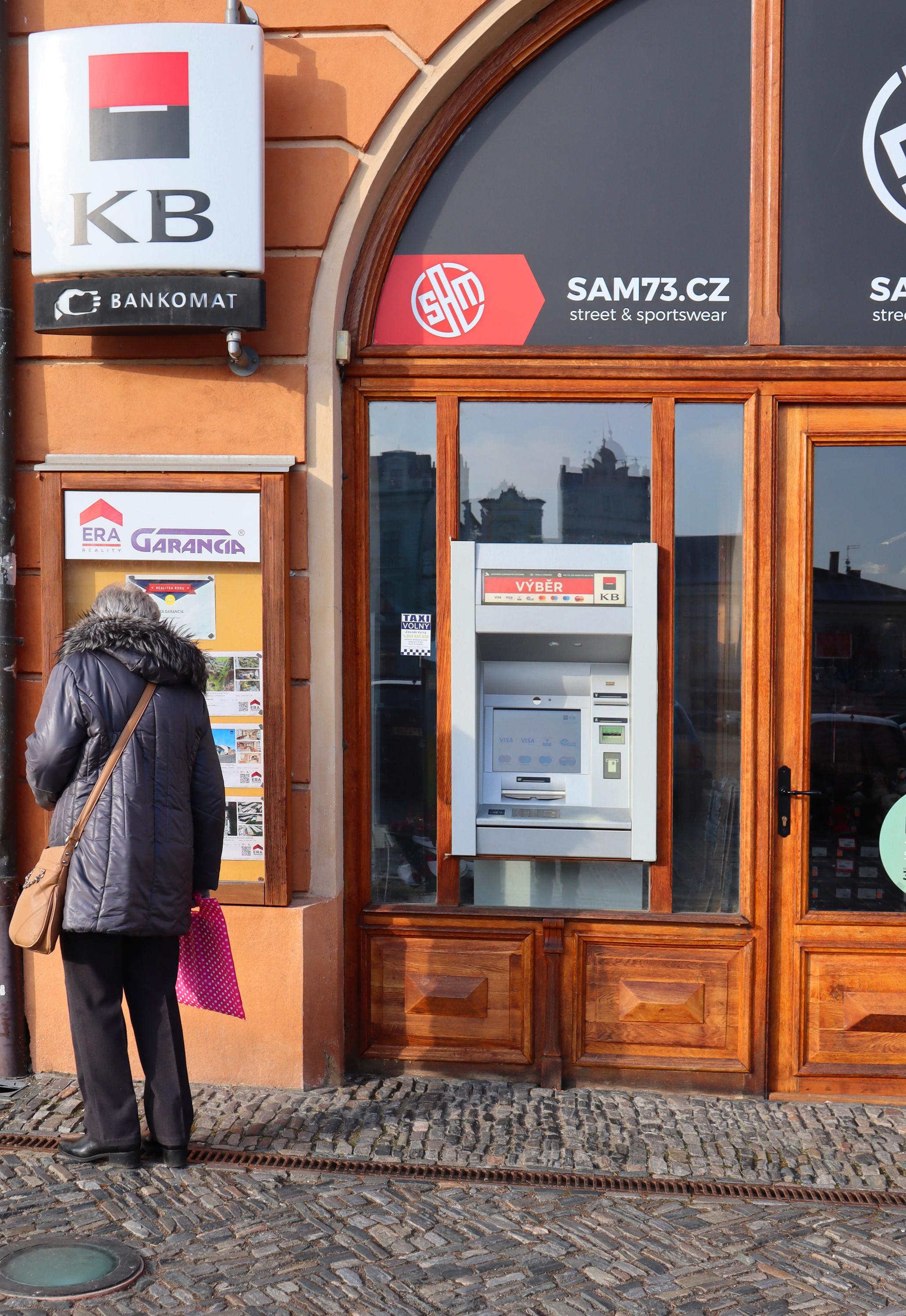 Bankomat Komerční banky foto 2