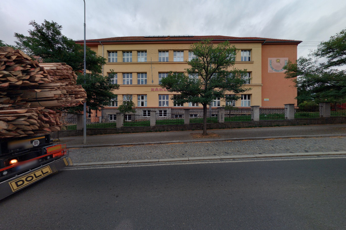 ZŠ Dobřany, třída 1. máje