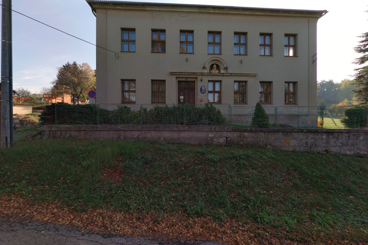 Holenice - obecní úřad foto 1