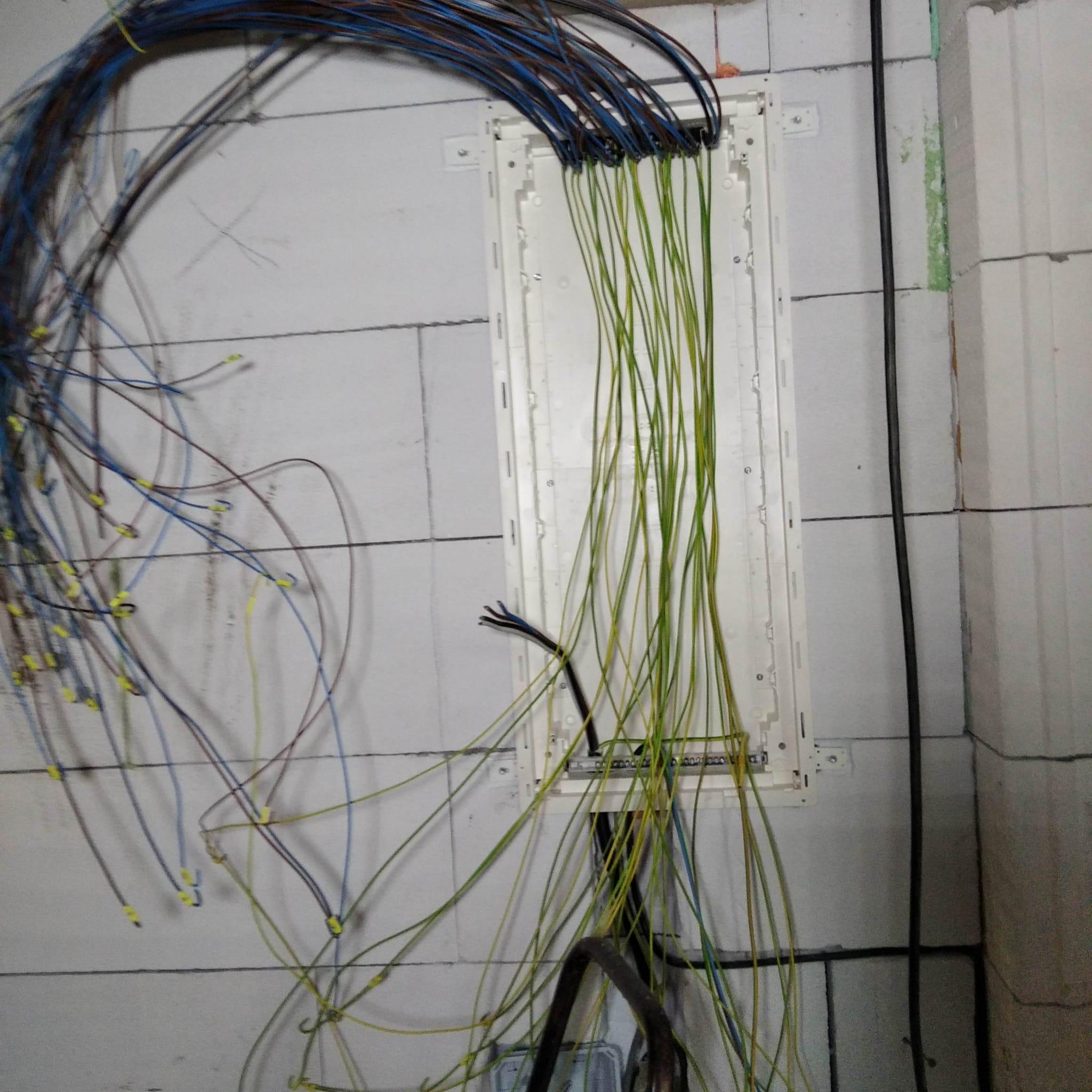 Miroslav Kněžíček ml., Elektroinstalace a revize foto 4