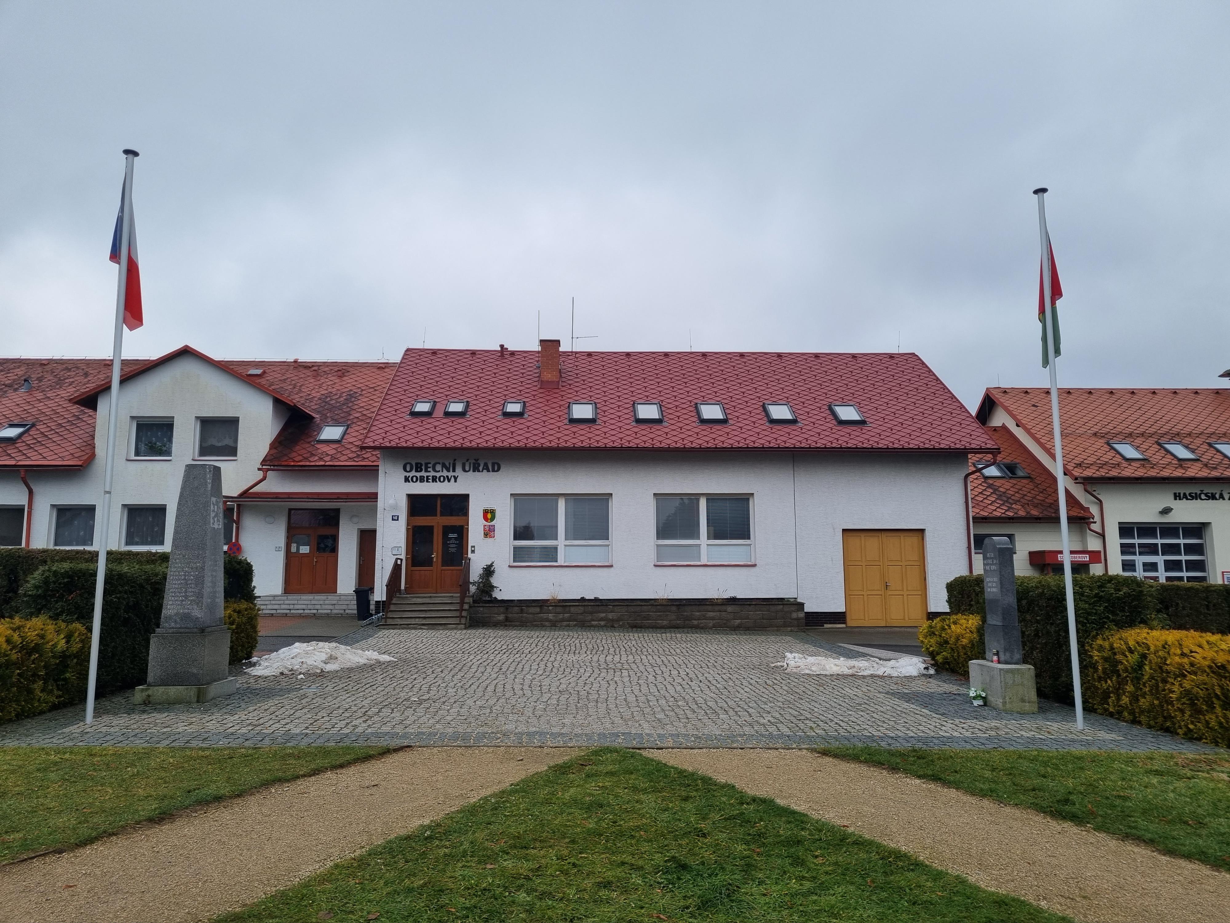 Koberovy - obecní úřad foto 3