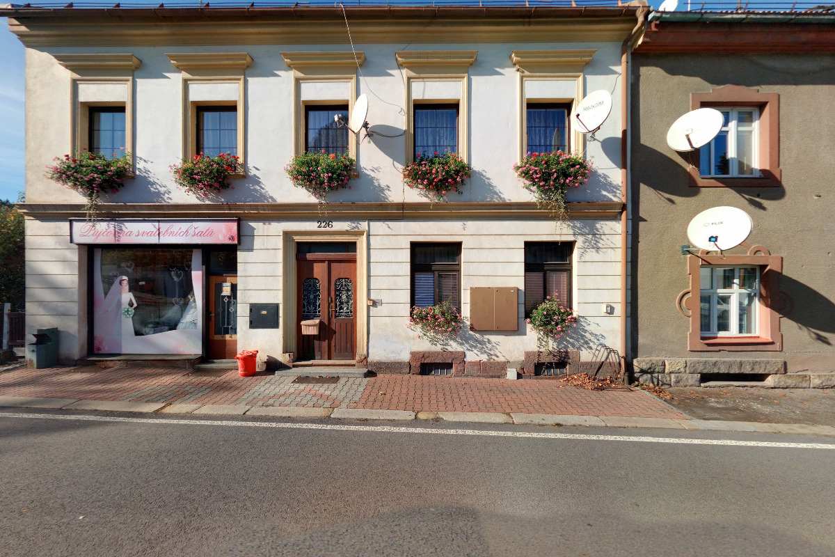 Regina Lukešová - Půjčovna svatebních šatů foto 2