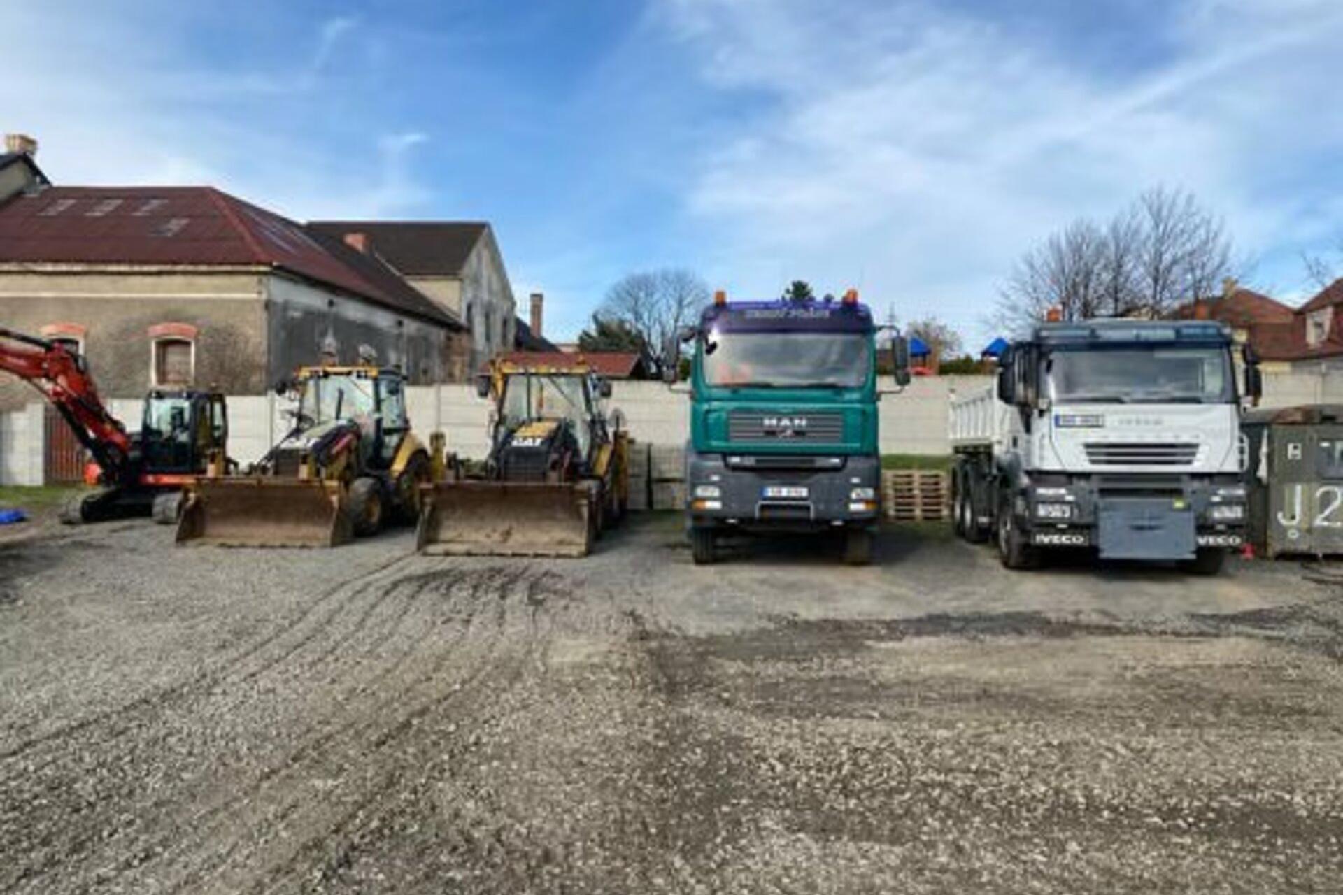 Roman Melechovský - zemní práce a převoz stavebních strojů