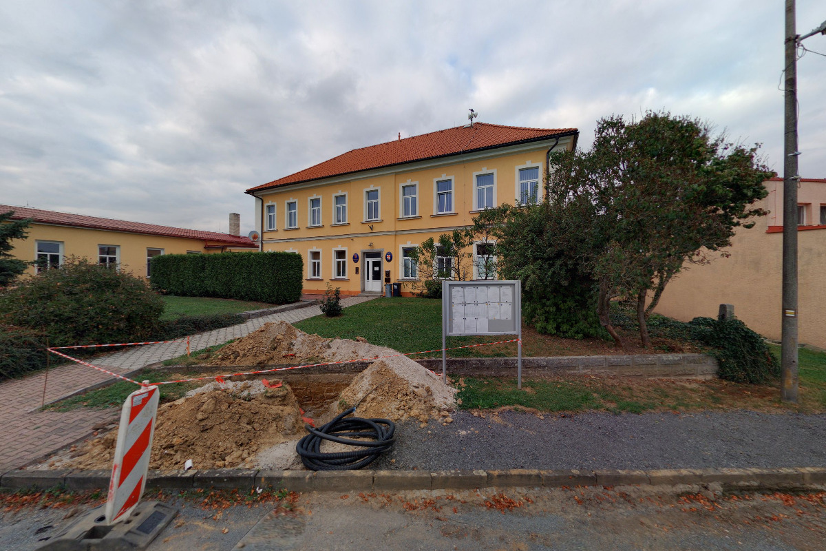 Buková - obecní úřad foto 2