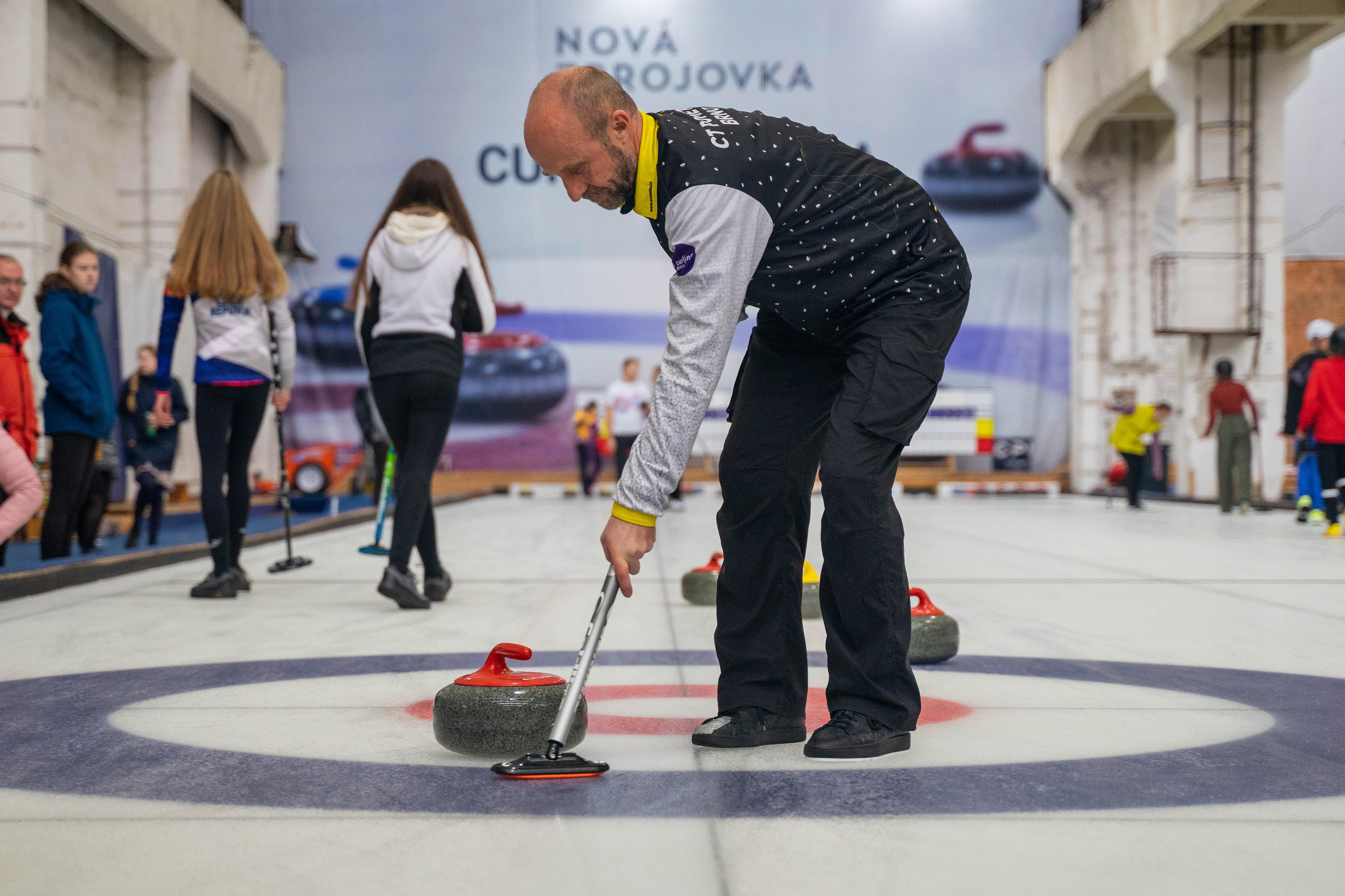 Hraní curlingu: curling balíček VIP