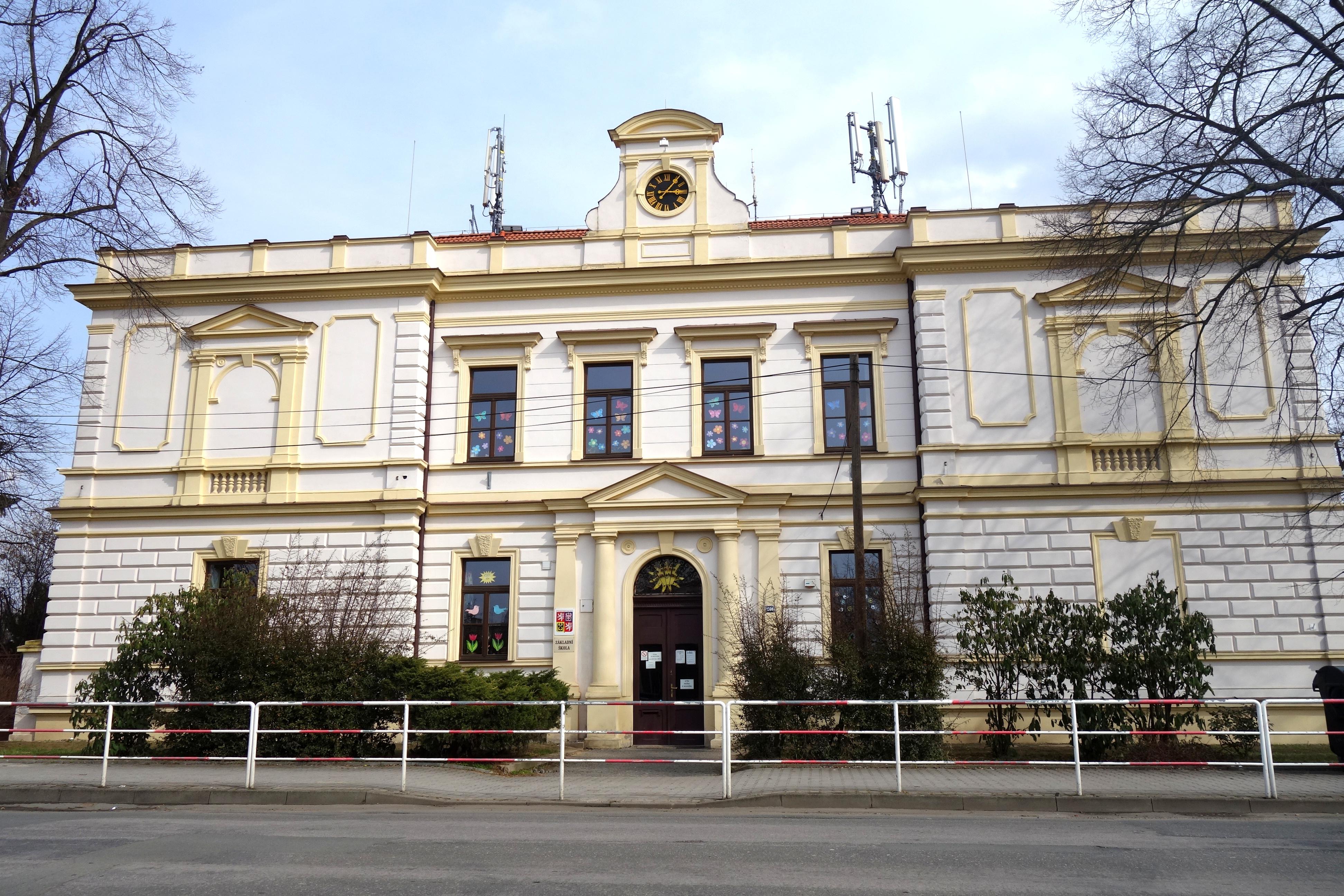 Základní škola Mělník - Mlazice foto 2