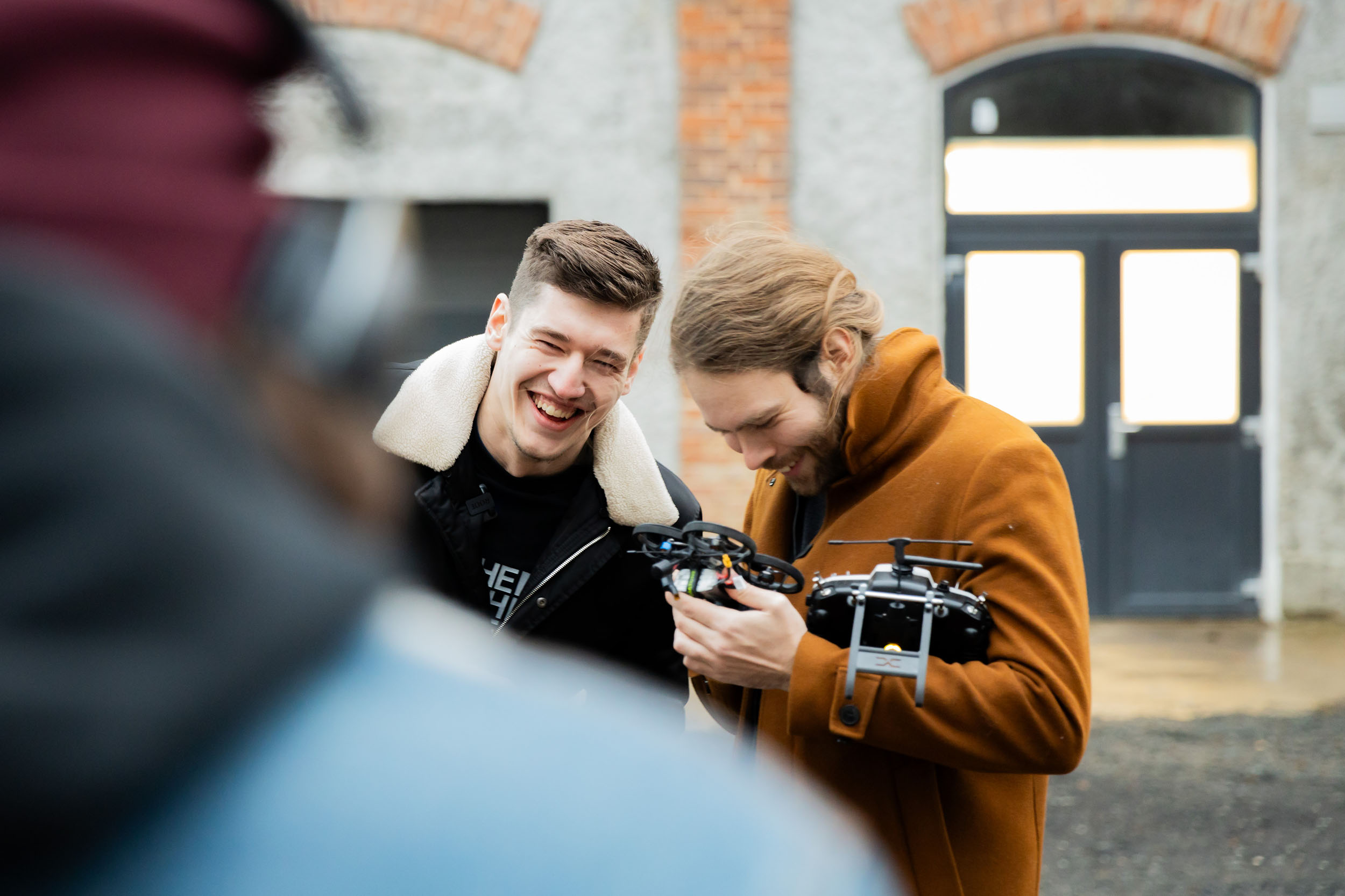 Kluci s dronem foto 2