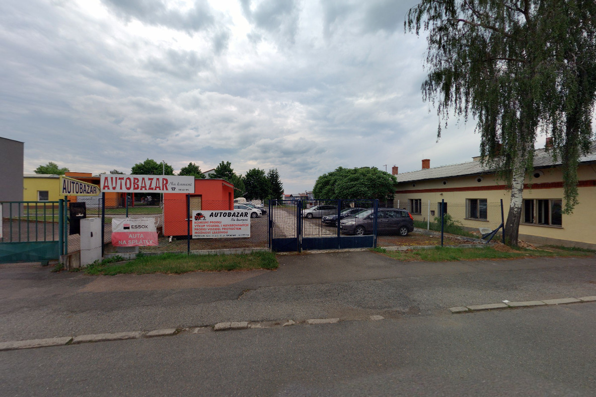 Autobazar Na kameni foto 2