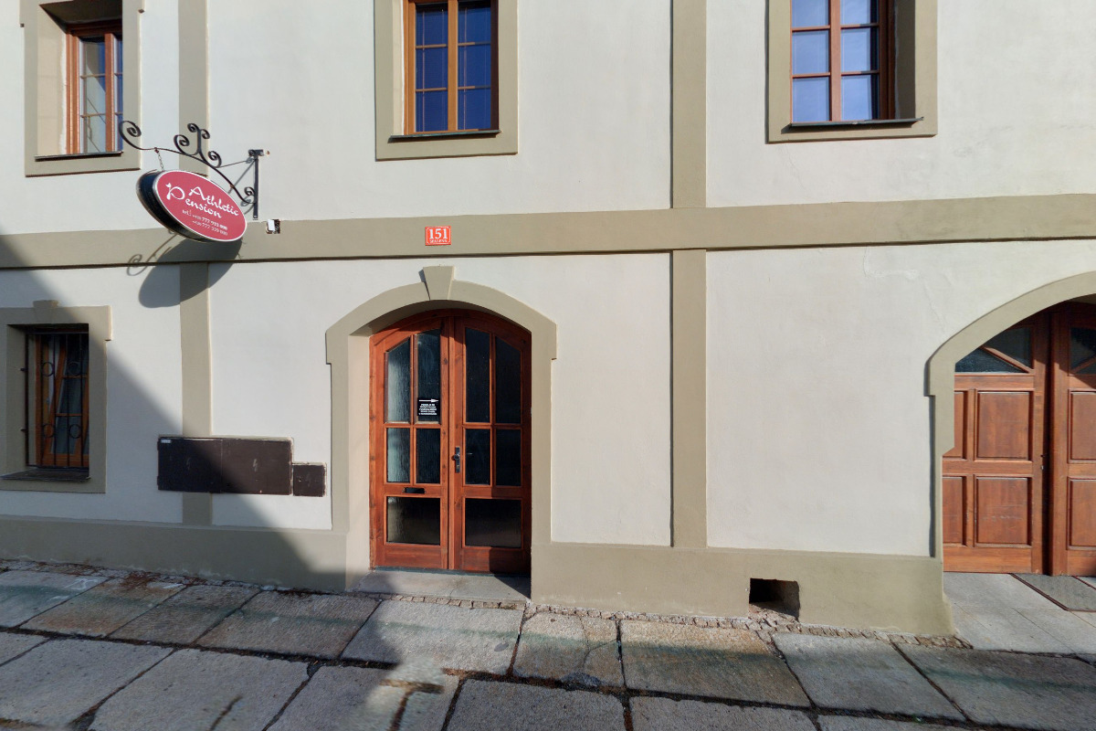 Nouzové otevírání dveří a automobilů Antonin Dolina