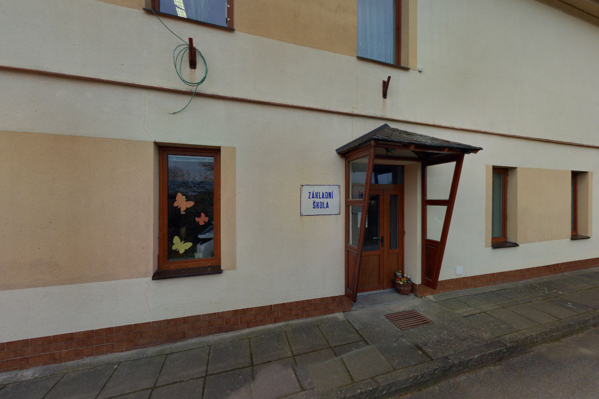 Základní škola, Slatiny, okres Jičín foto 5