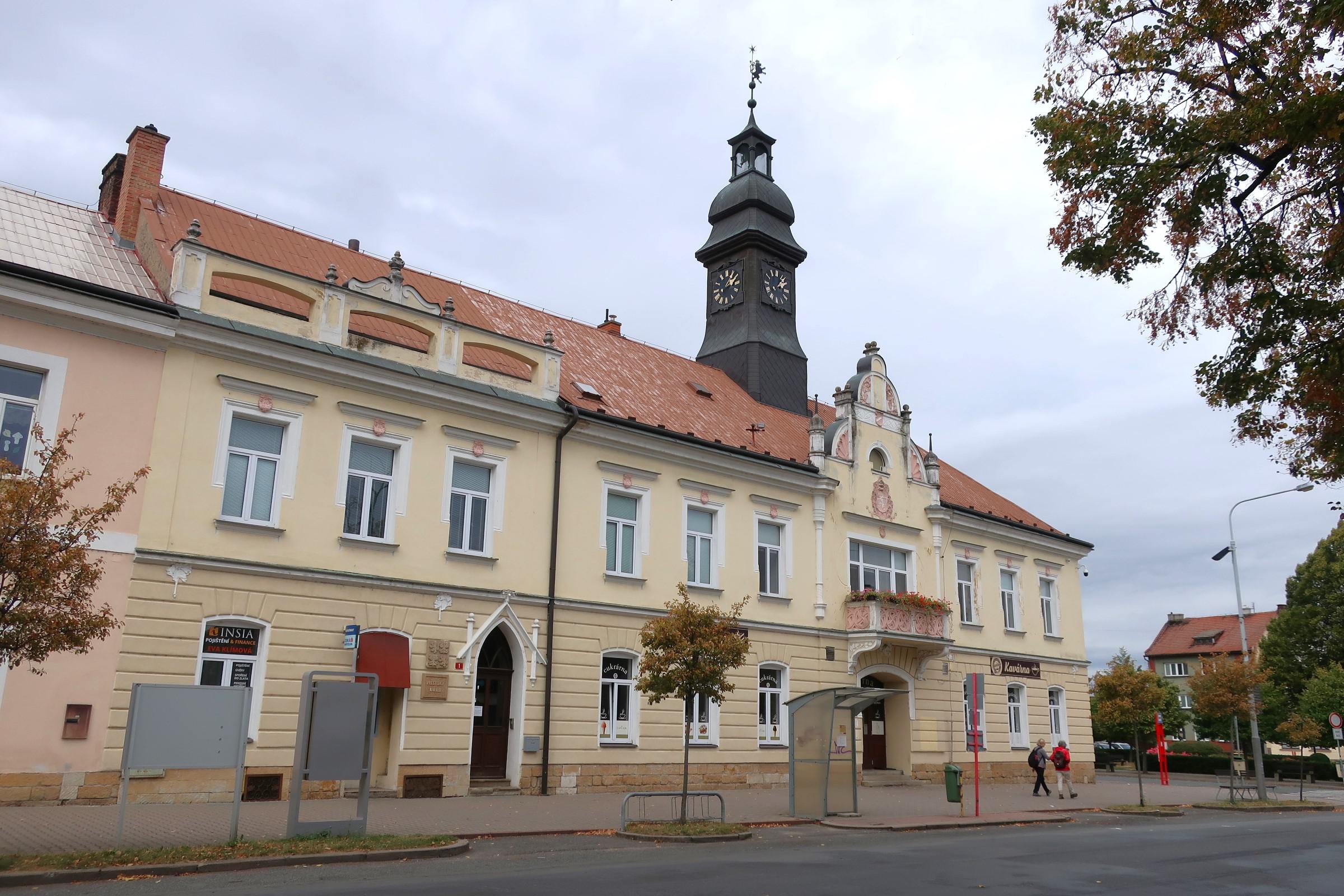 Městec Králové - městský úřad foto 2