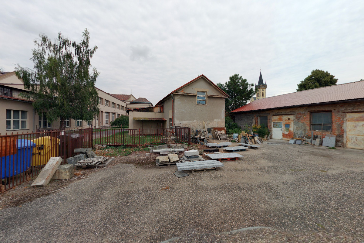 Václav Knajfl - renovace kamene