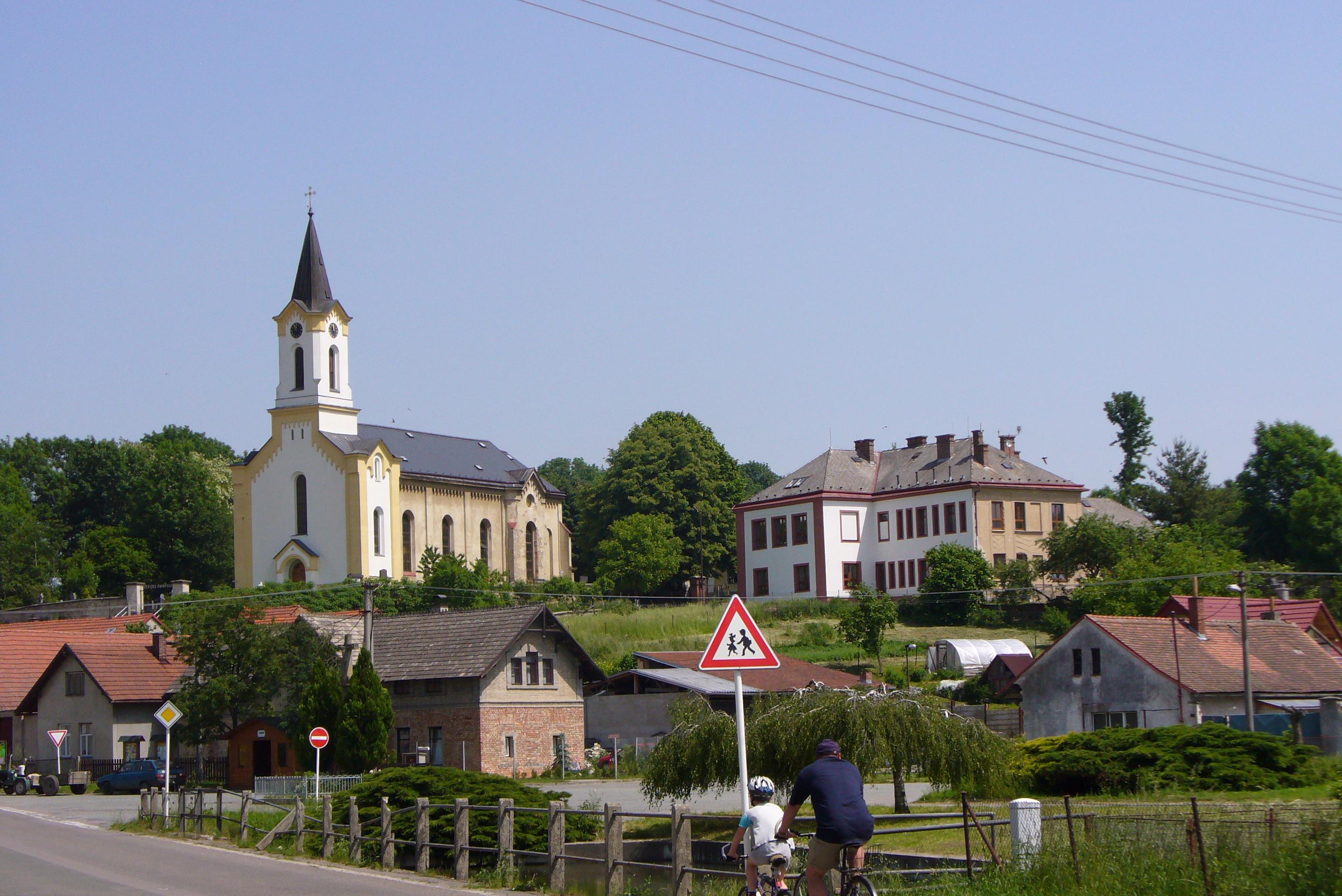 Skořenice - obecní úřad foto 2