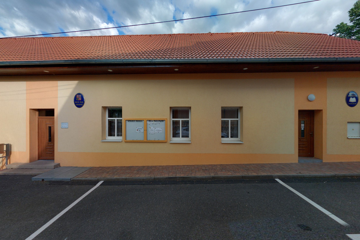 Obecní knihovna Nesuchyně