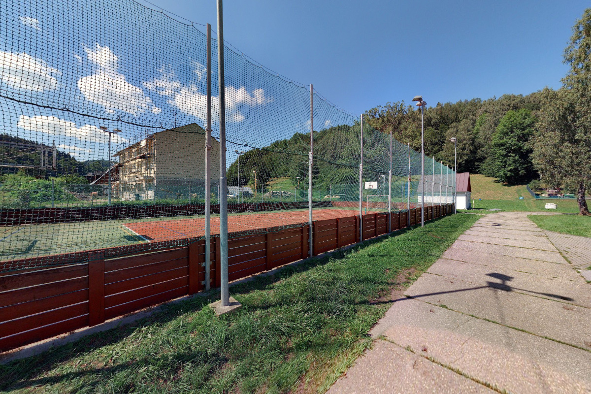 Víceúčelové sportovní hřiště v Horní Lipové