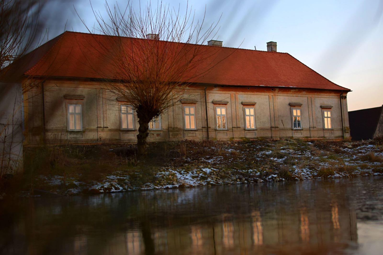 Prštice - obecní úřad foto 3