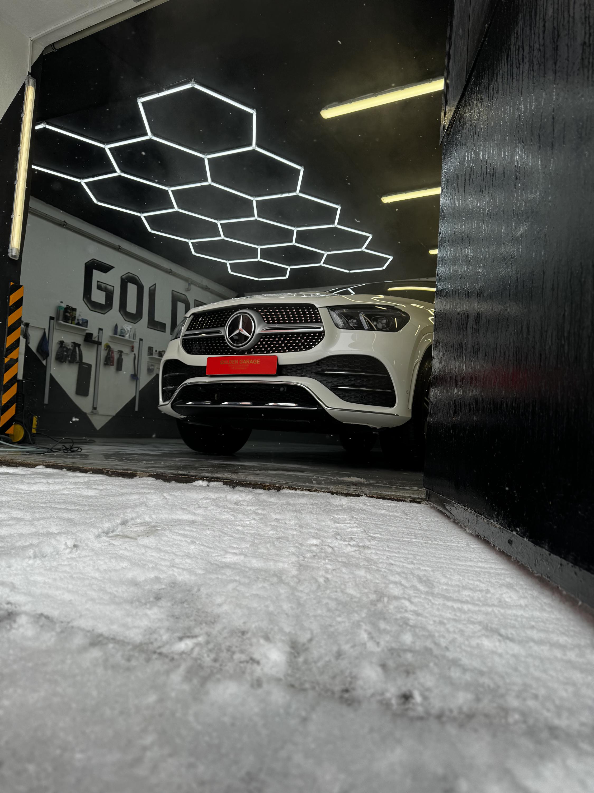 GoldenGarage foto 2