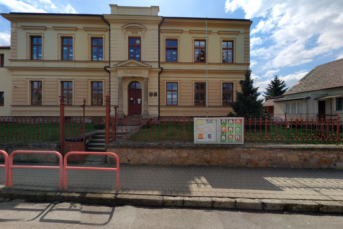 ZŠ a MŠ Hořiněves