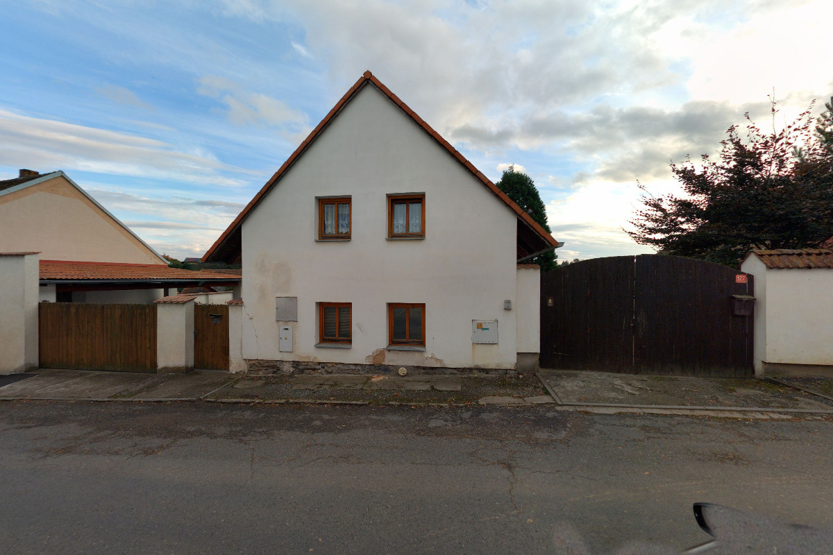 PLUS Institut, s.r.o.