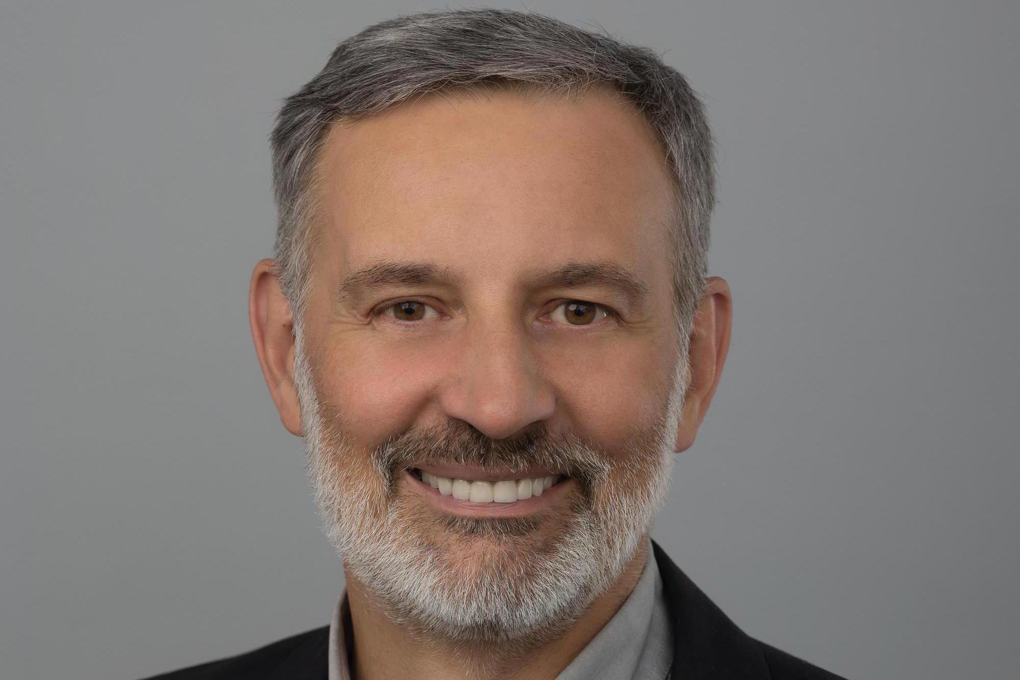 Milan Gavenčiak, certifikovaný makléř