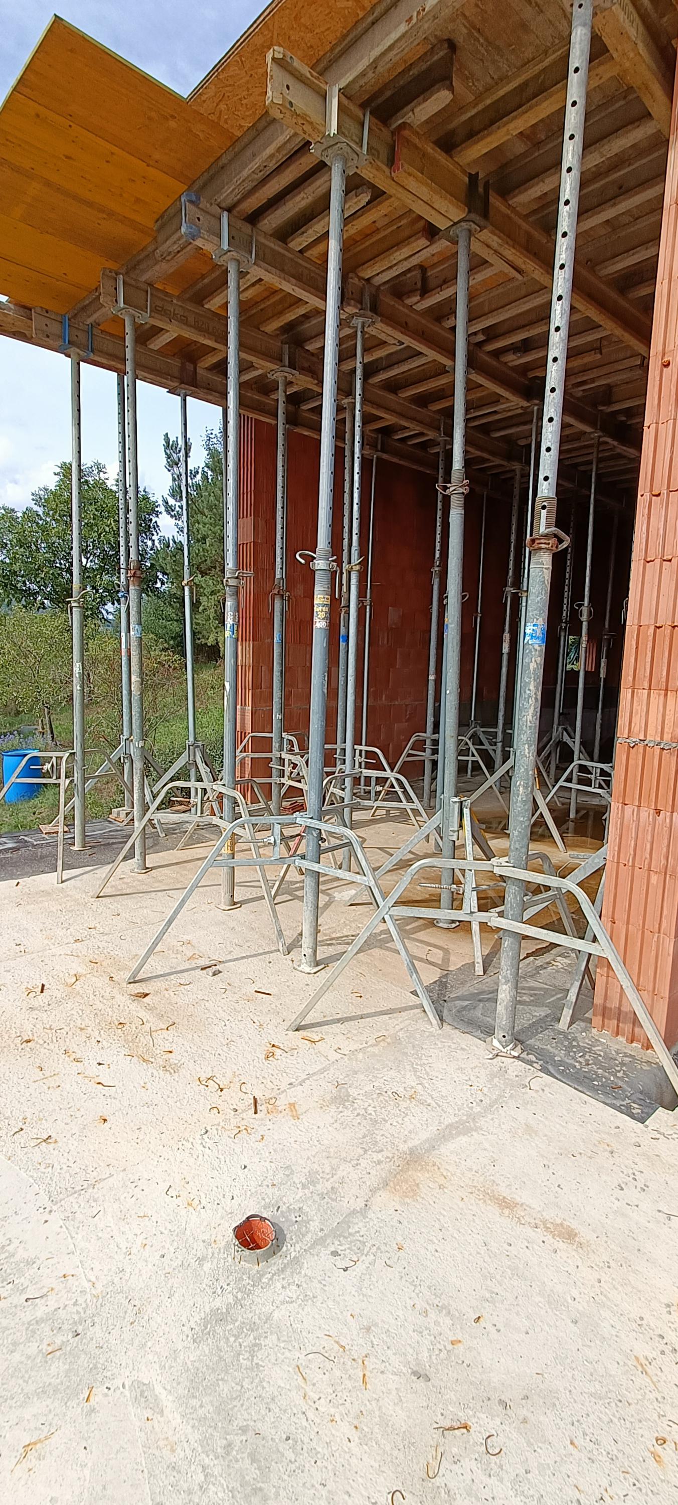 Půjčovna dodávek, bednění stropů a lešení - Martin Jiřička foto 3