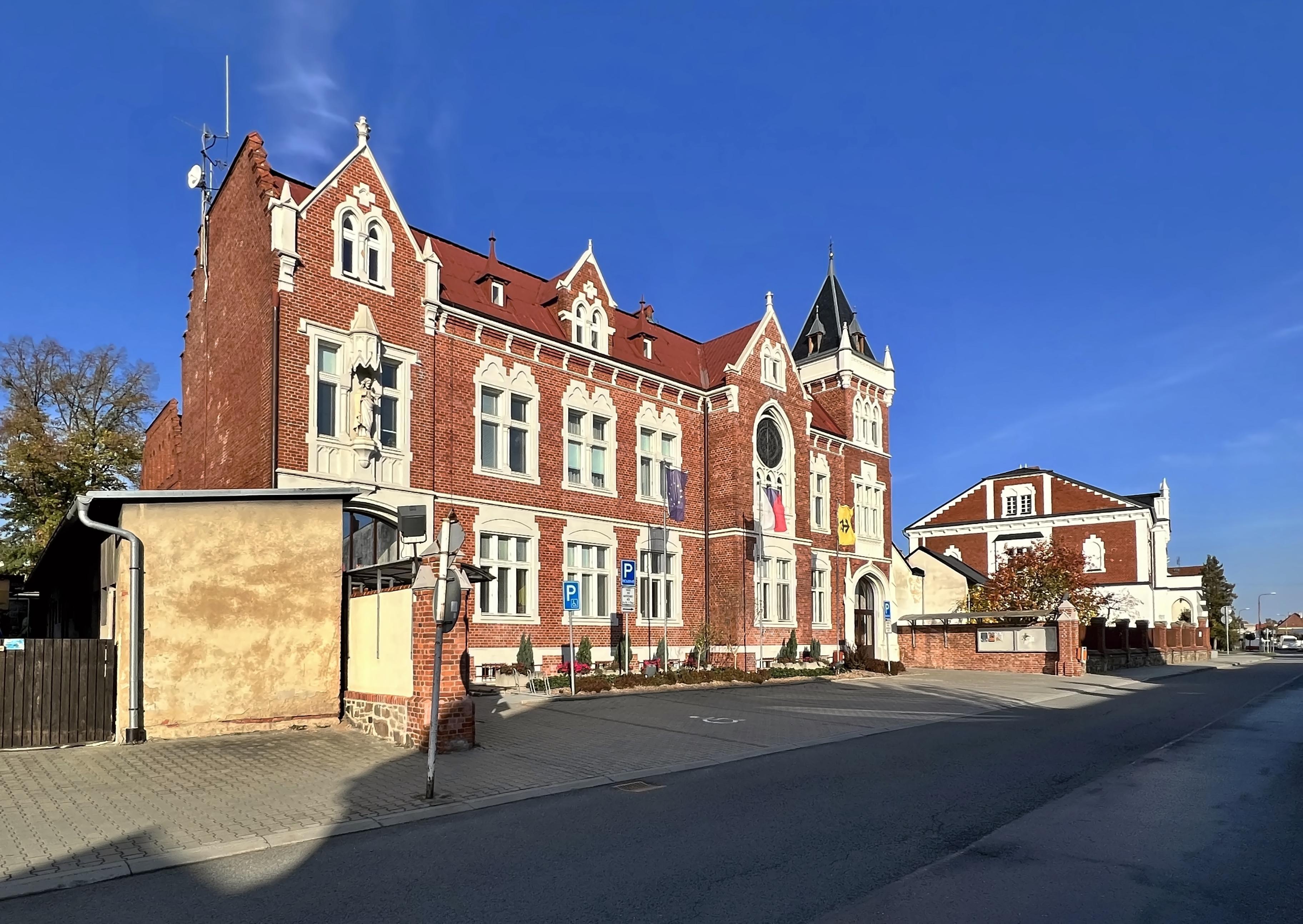 Kravaře - městský úřad foto 6
