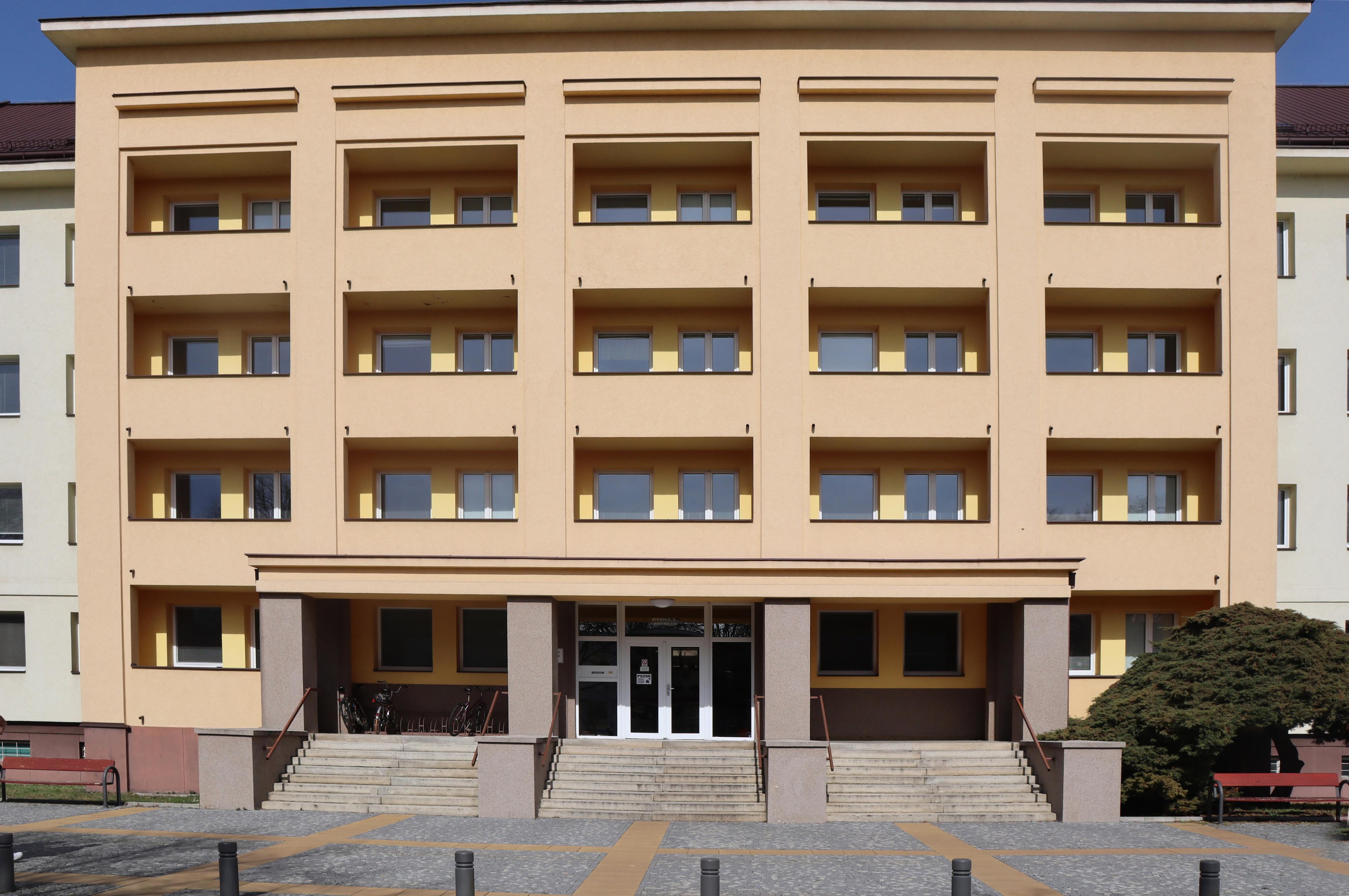 Domov mládeže a školní jídelna Pardubice foto 6