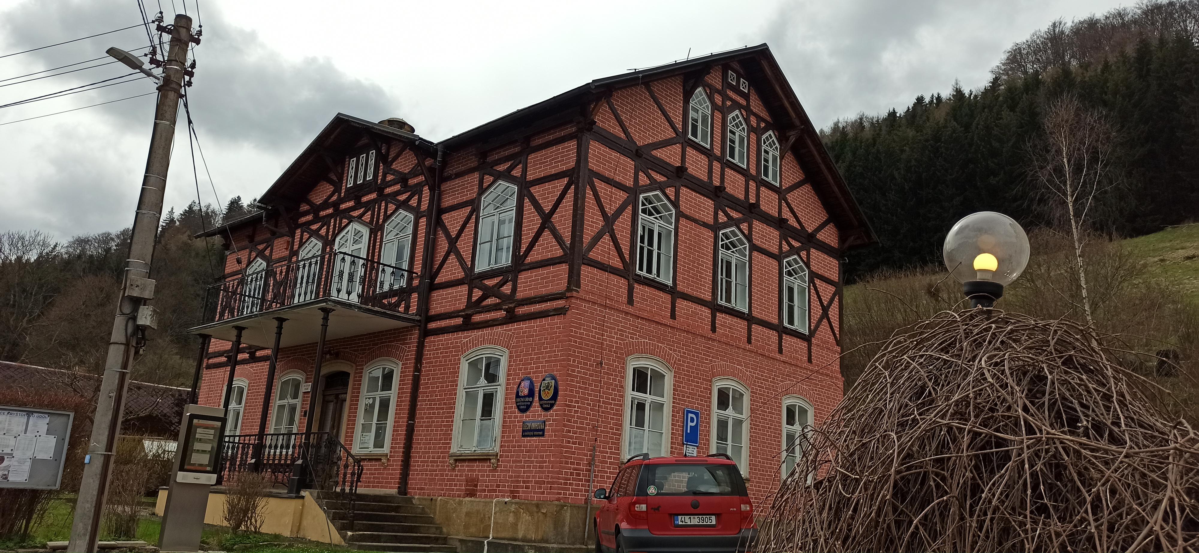 Kryštofovo Údolí - obecní úřad foto 6