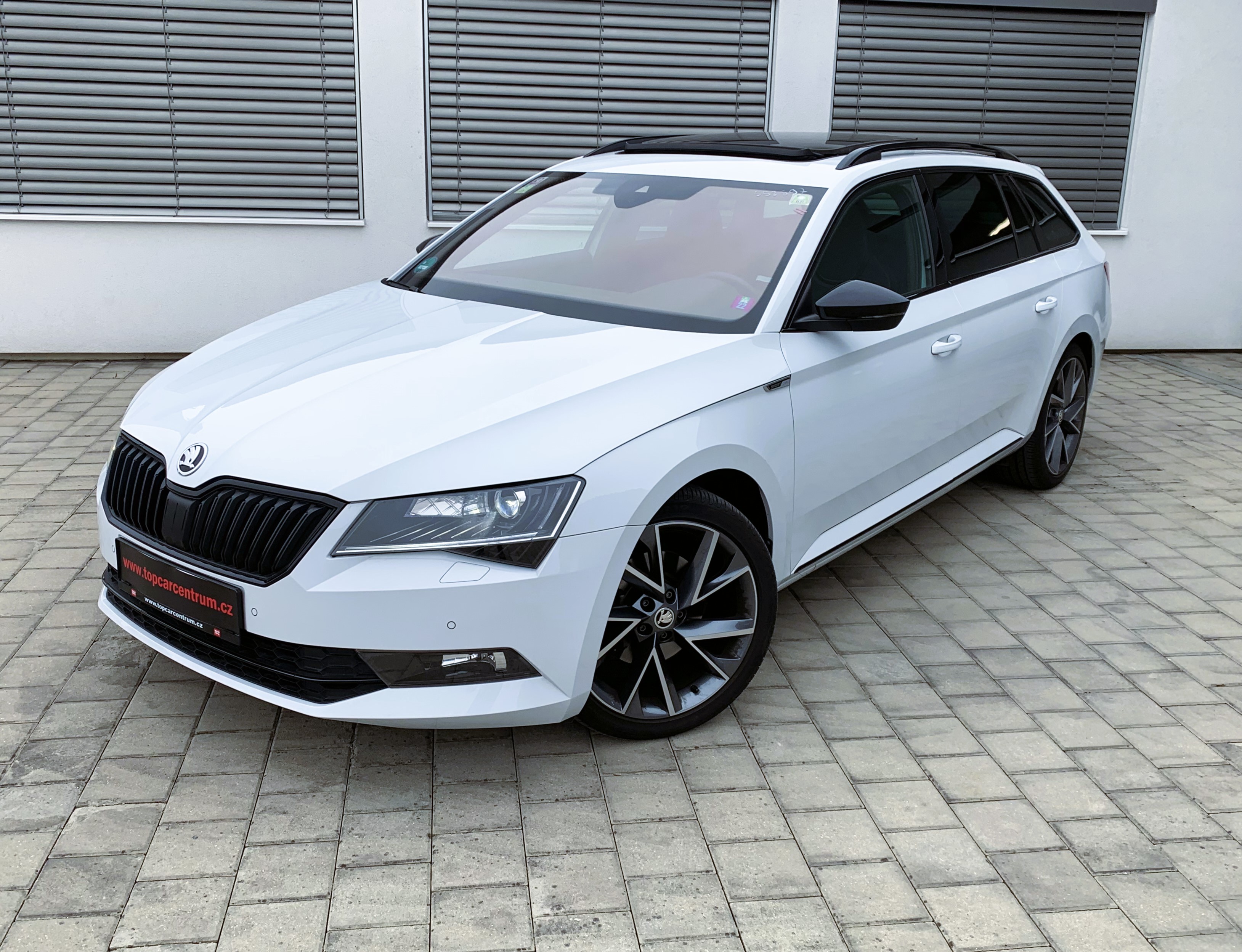 Top Car Centrum foto 2