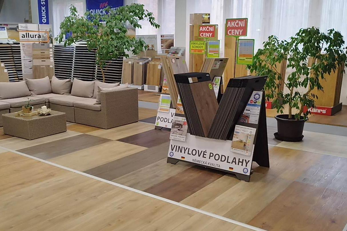 Podlahy - dveře Zvoníček