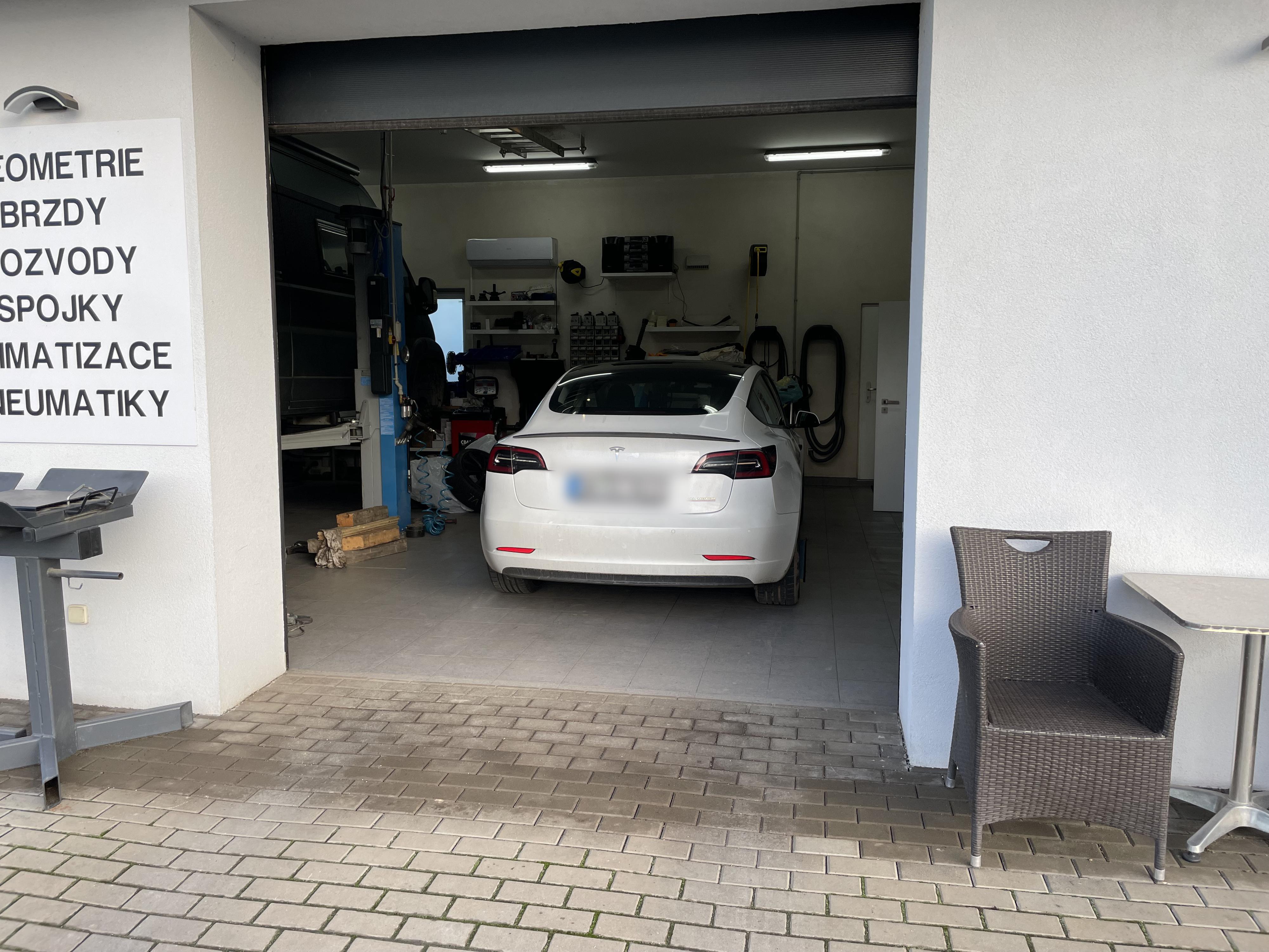 PNEUSERVIS JOŠT foto 3