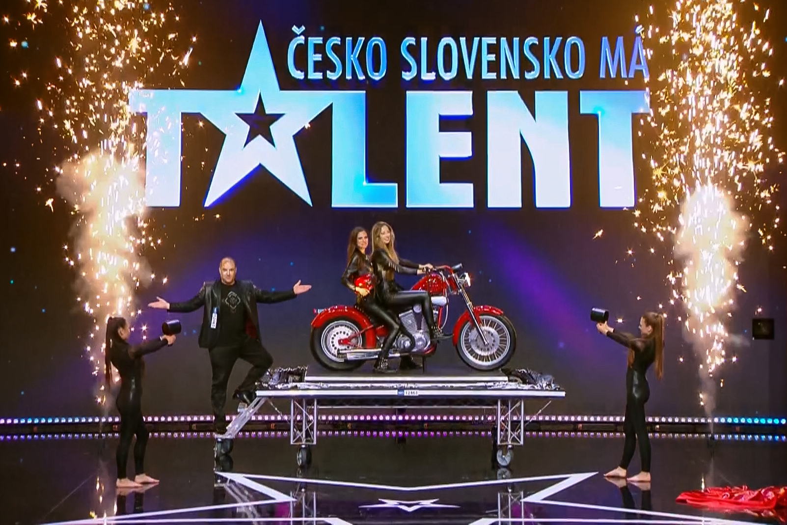 Jan Vaidiš - kouzelník a iluzionista foto 2