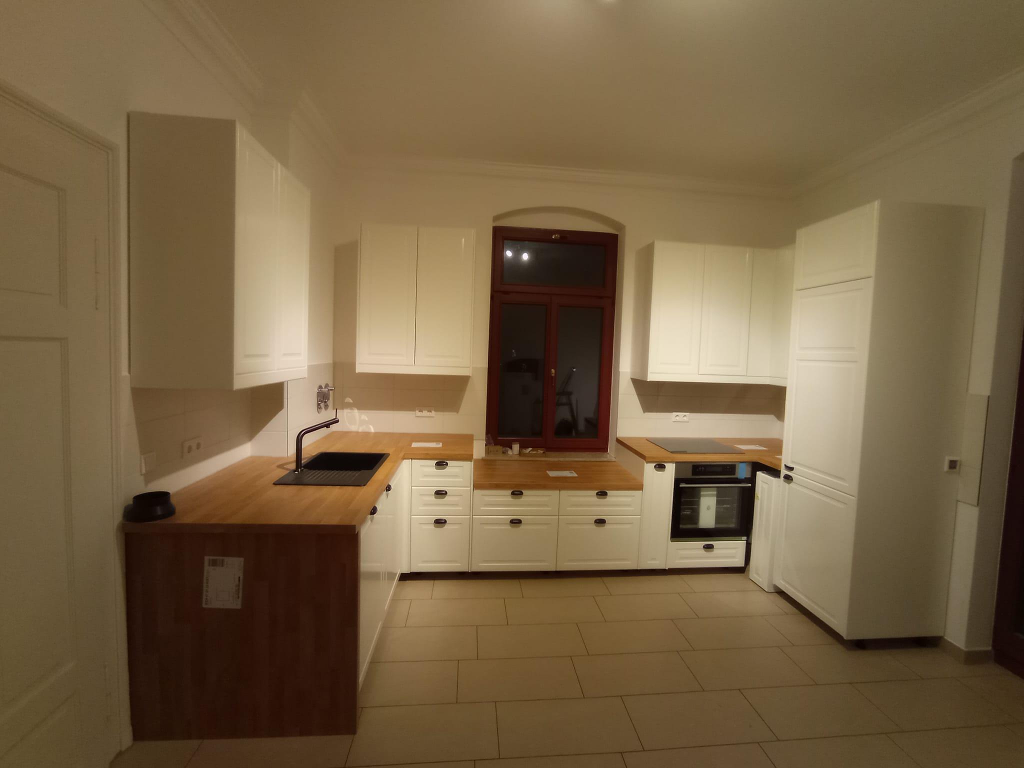 Ralistic idea s.r.o - Montáž kuchyně foto 2