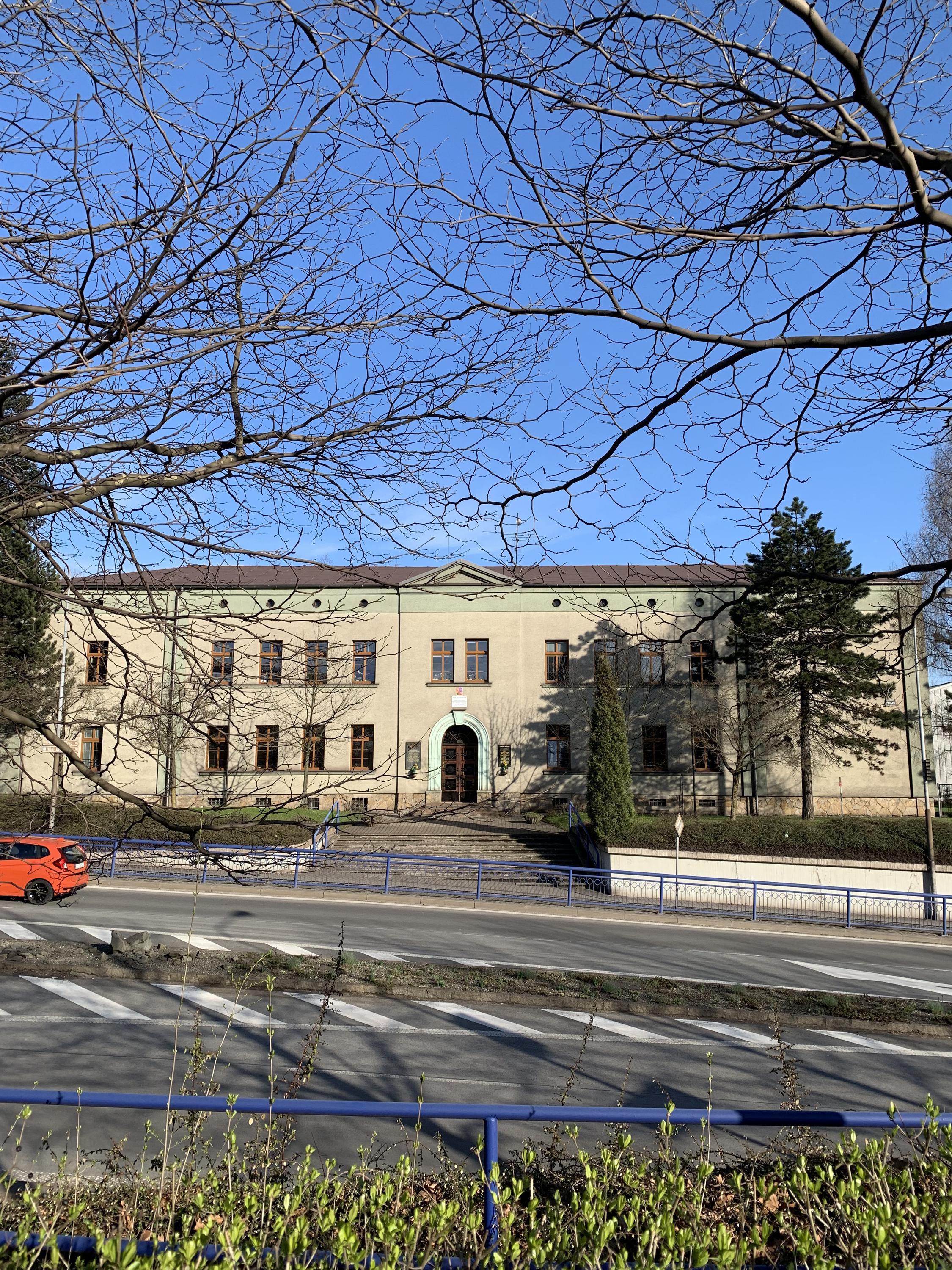 ZŠ Gustawa Przeczka, Nádražní foto 2