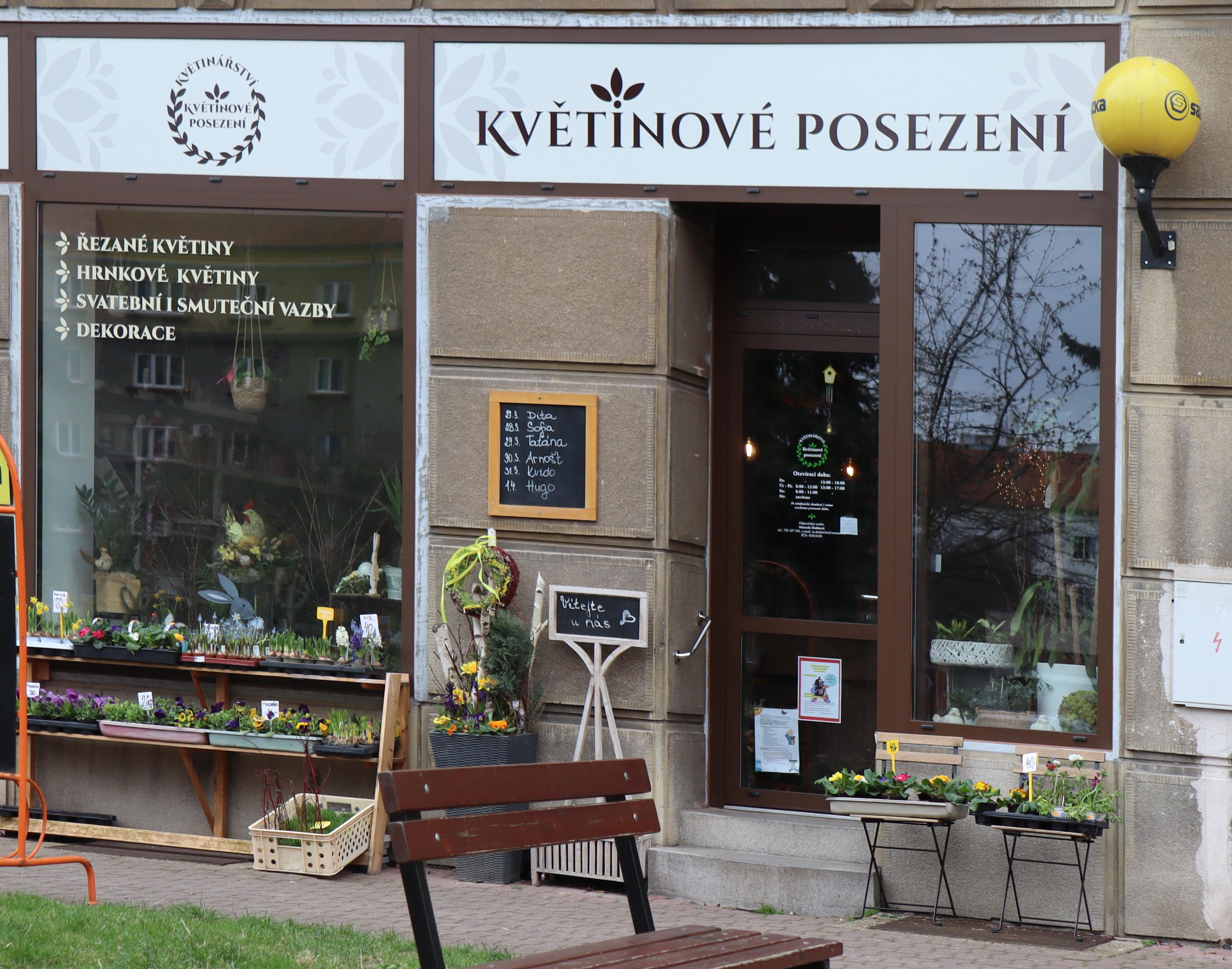 Květinové posezení