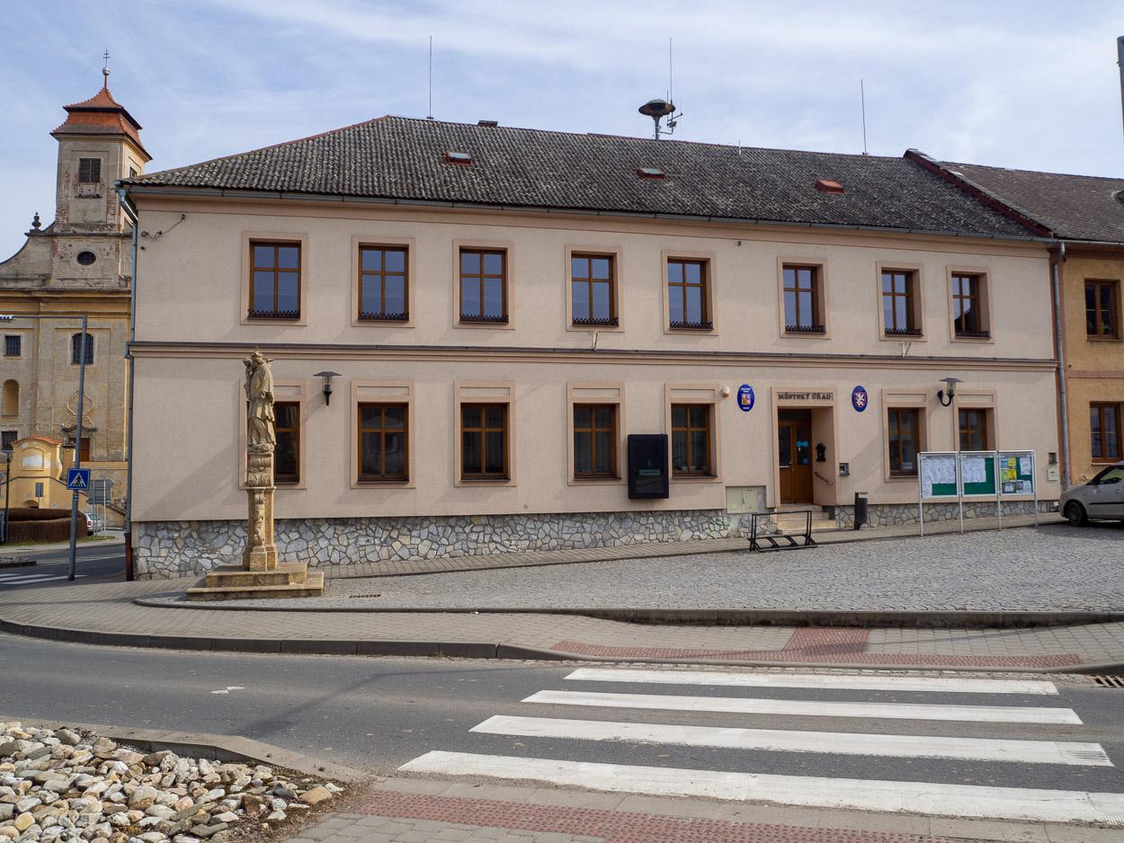 Úsov - městský úřad foto 4