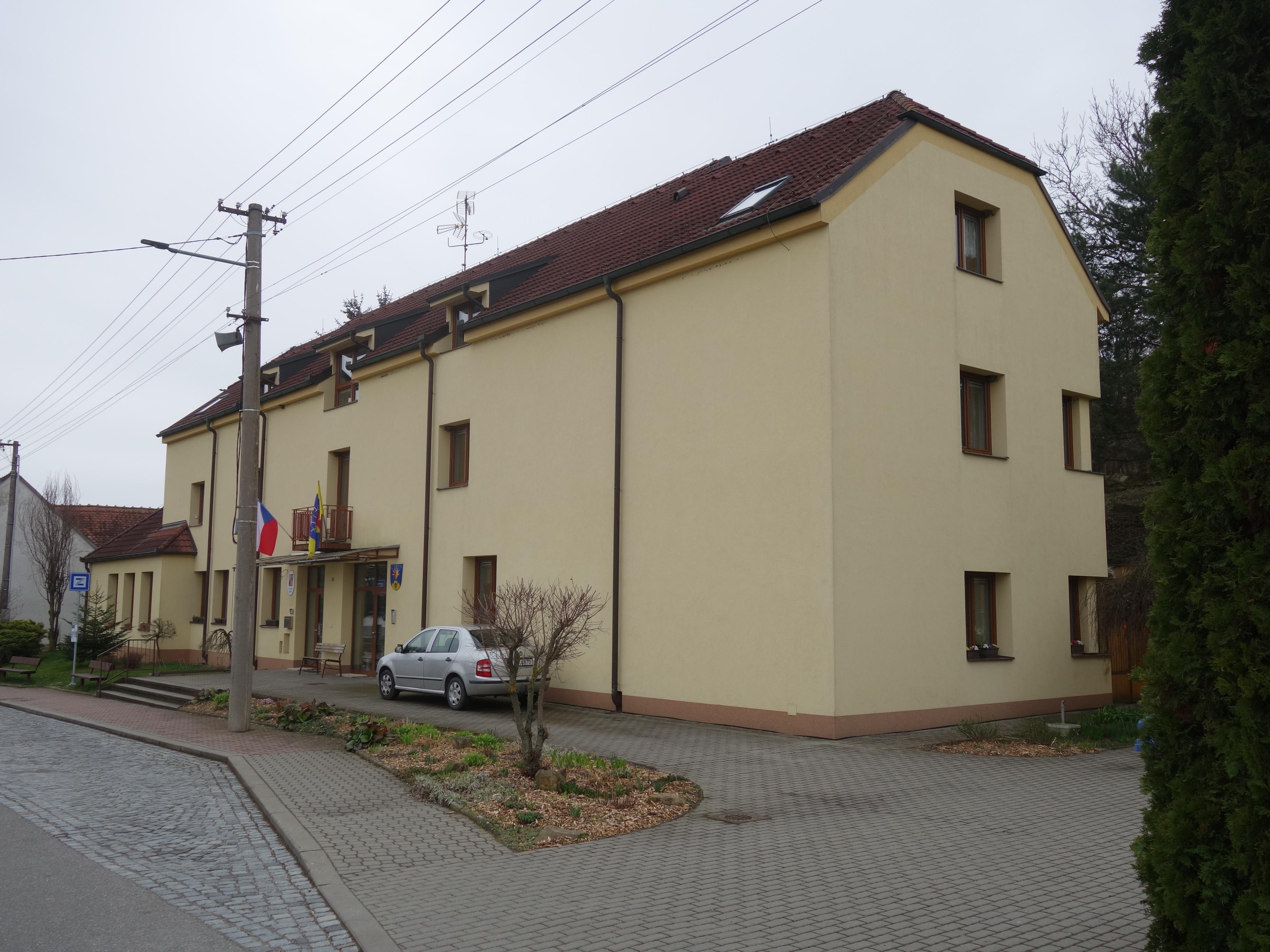 Břestek - obecní úřad foto 2