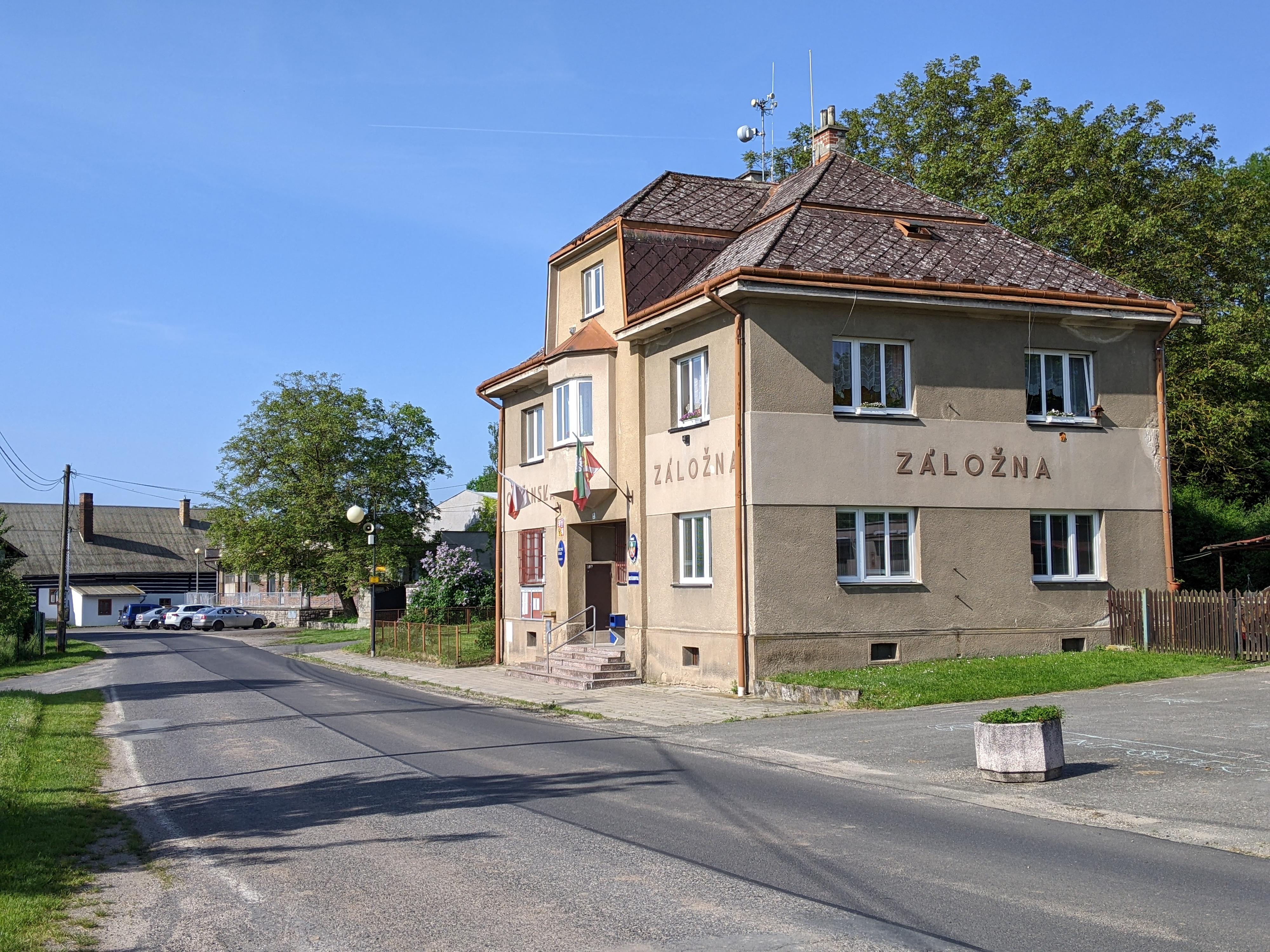 Loukov - obecní úřad foto 2