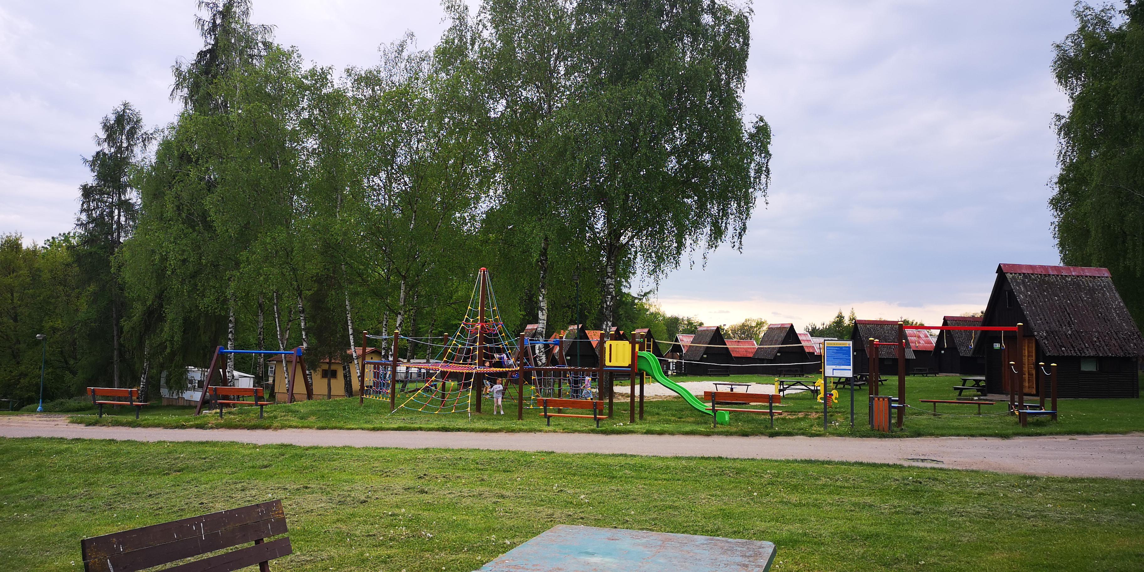 Autokemp a chatová osada Lužany u Jičína foto 4