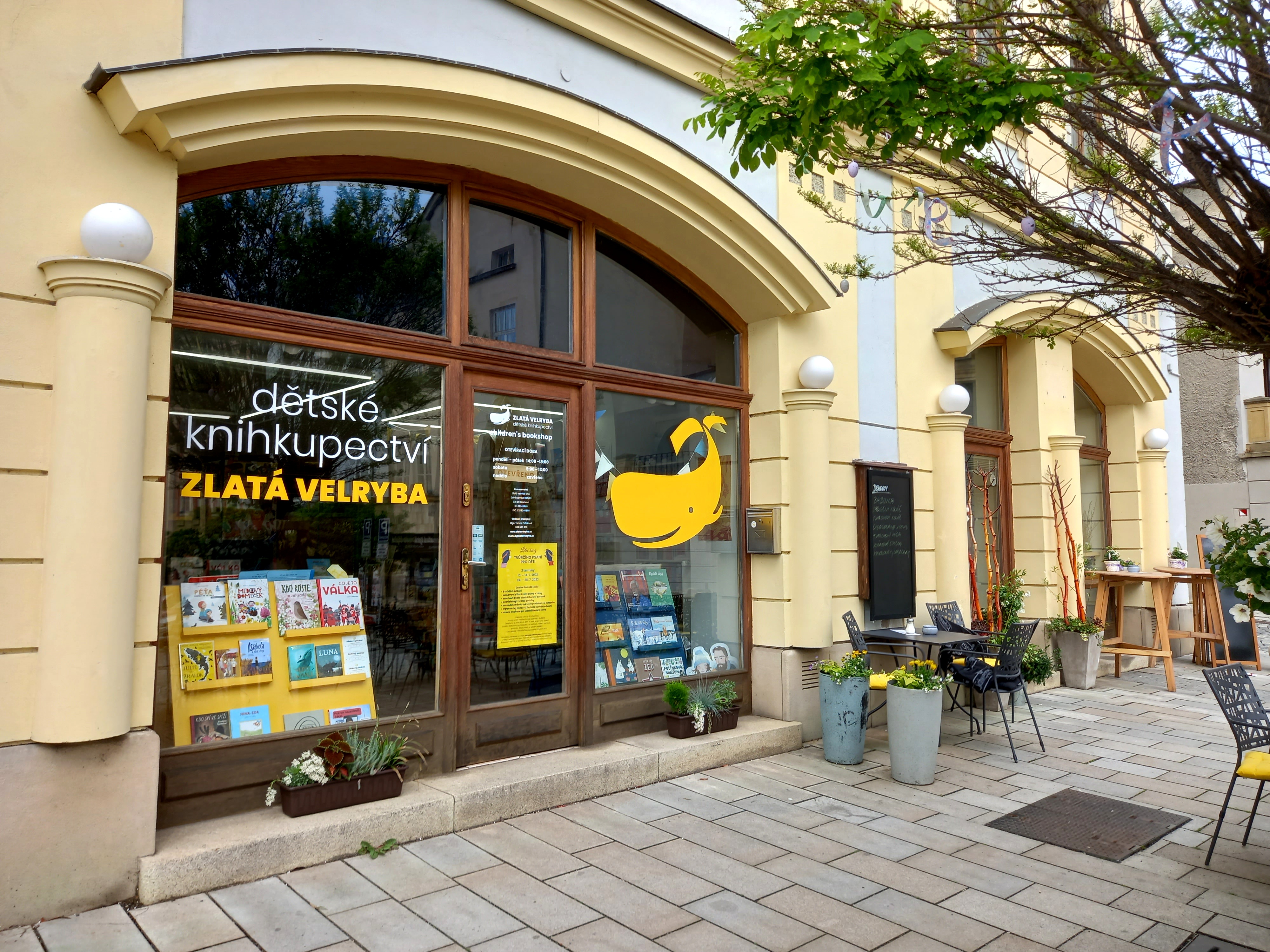 Dětské knihkupectví Zlatá velryba foto 2