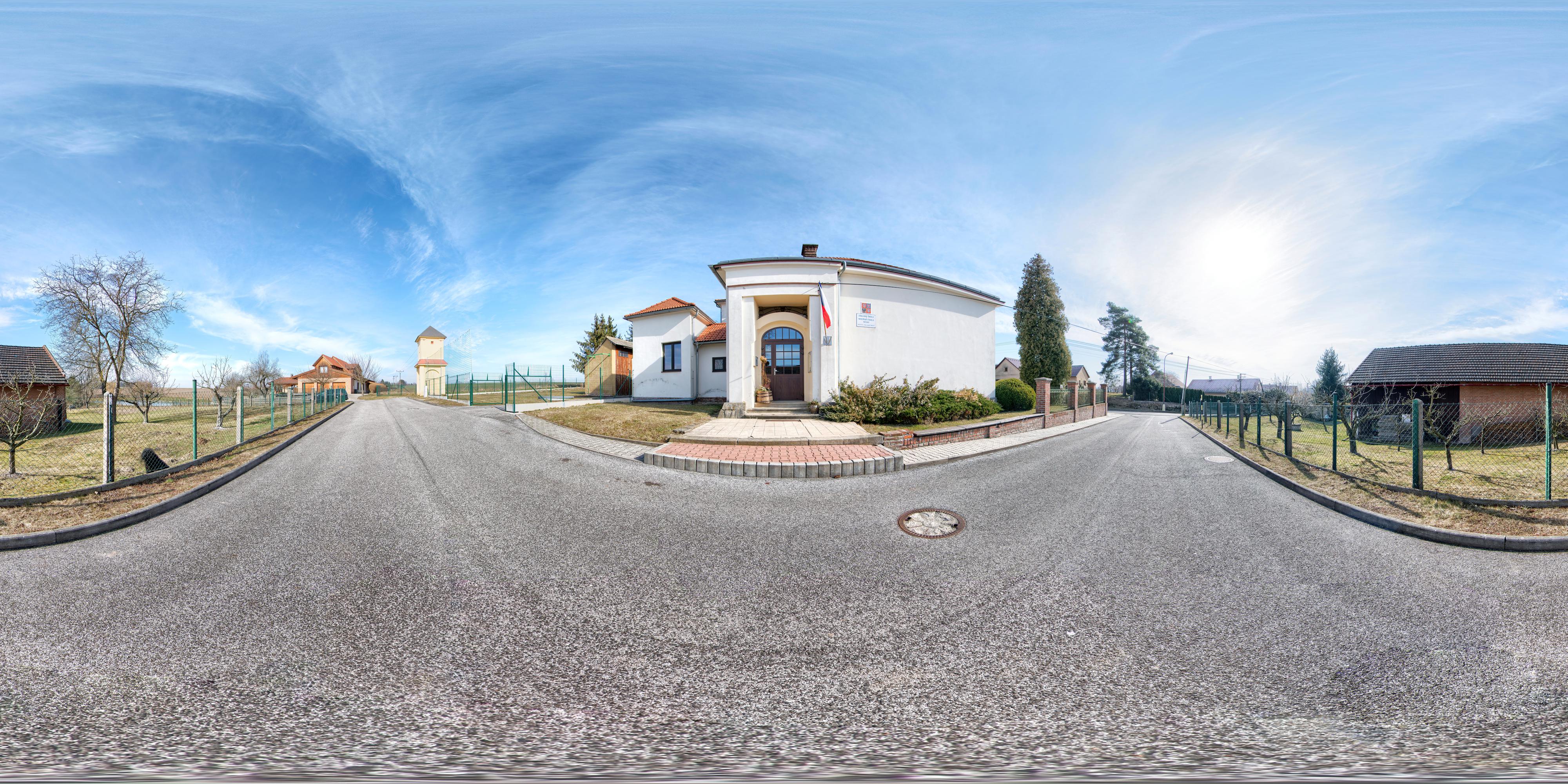 Základní škola, Mžany, okres Hradec Králové foto 2