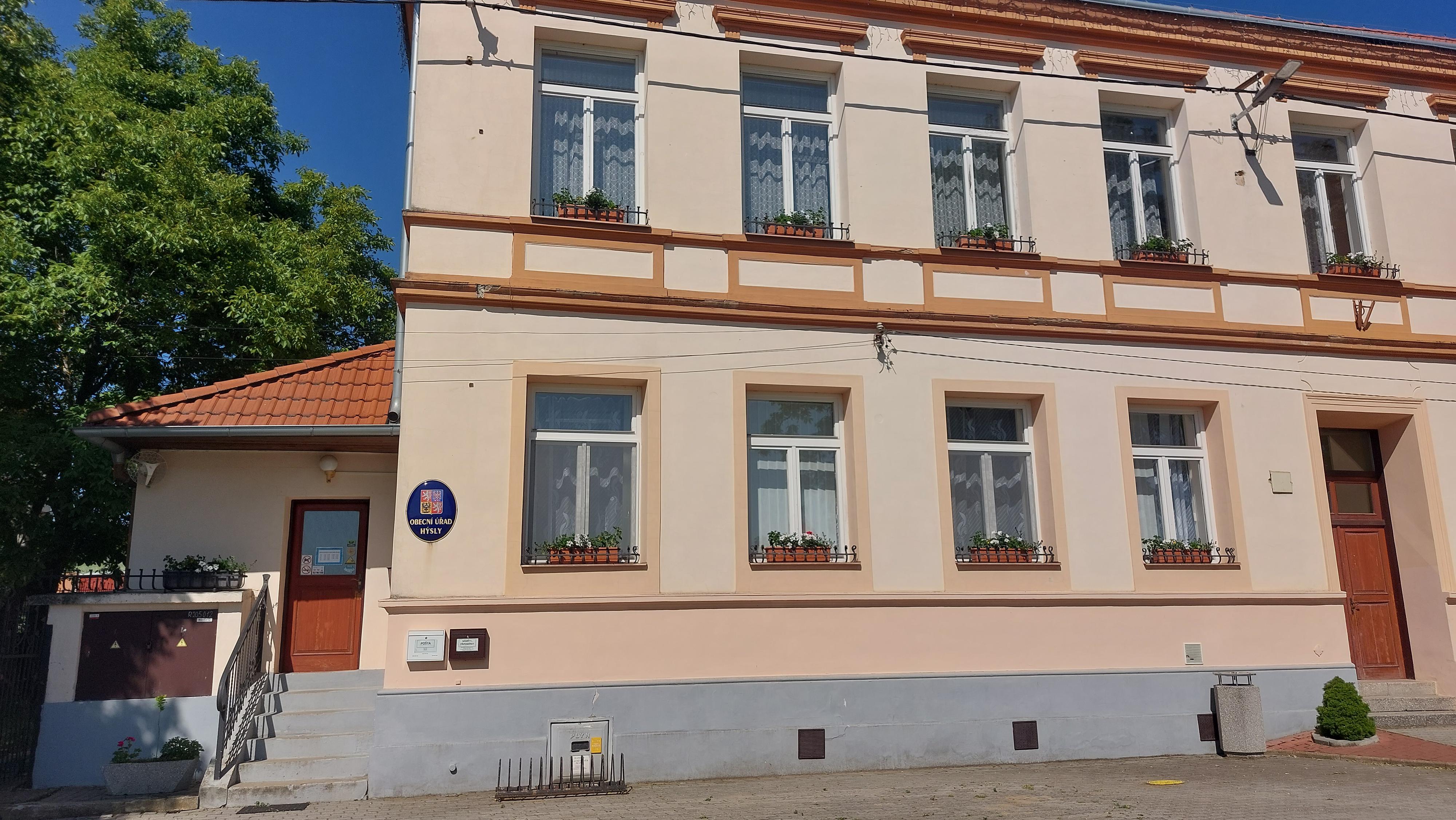 Hýsly - obecní úřad foto 3
