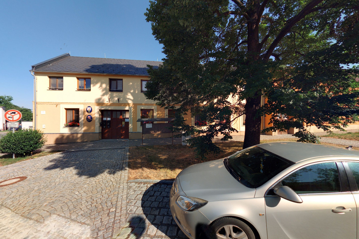 Obecní knihovna Ústín