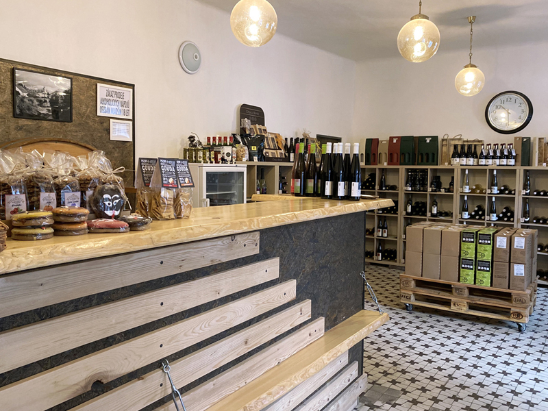 Mazaná vinotéka SLUŠOVICE foto 2