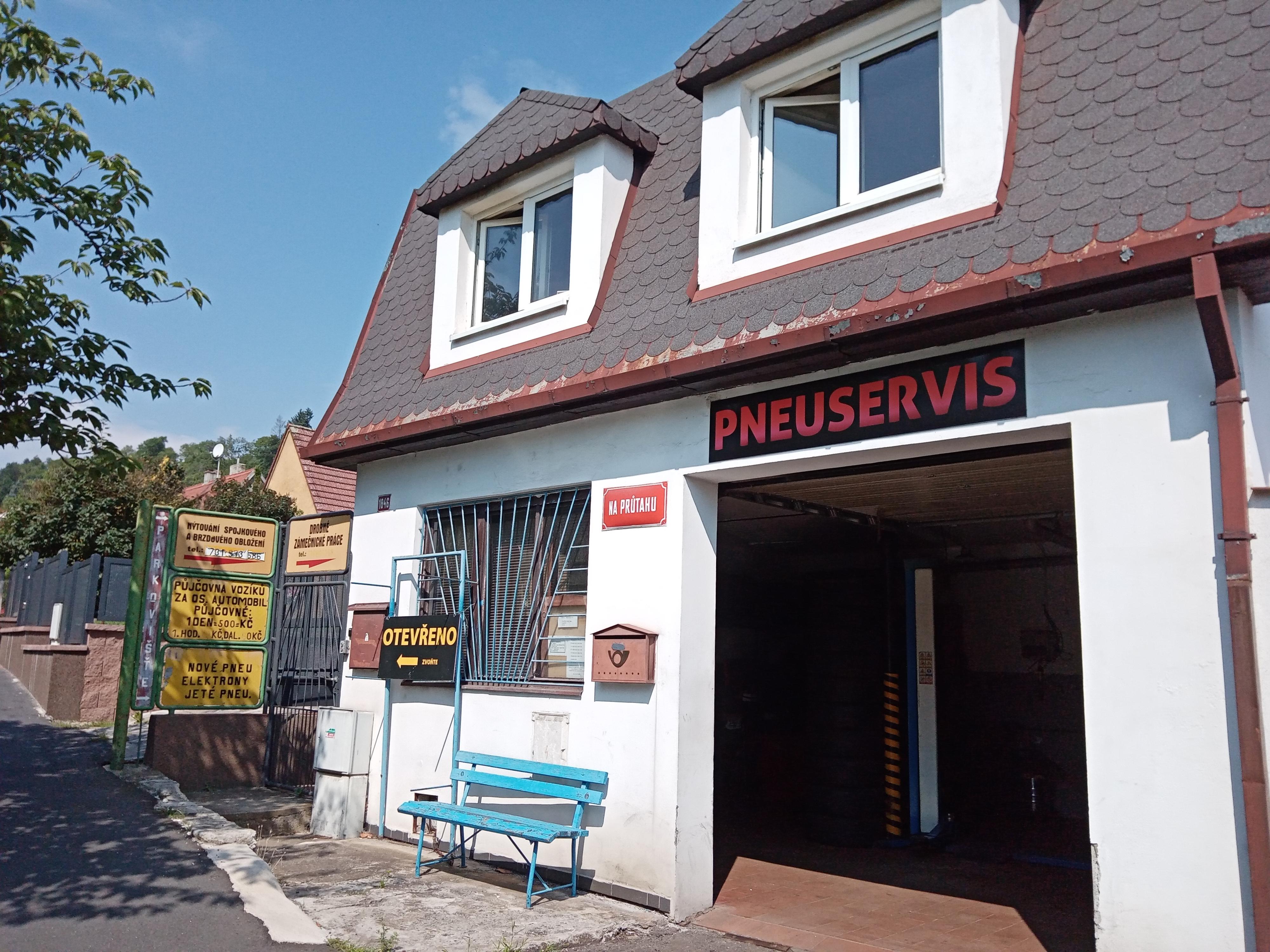 Pneuservis a autoopravna Paul Kadaň foto 3