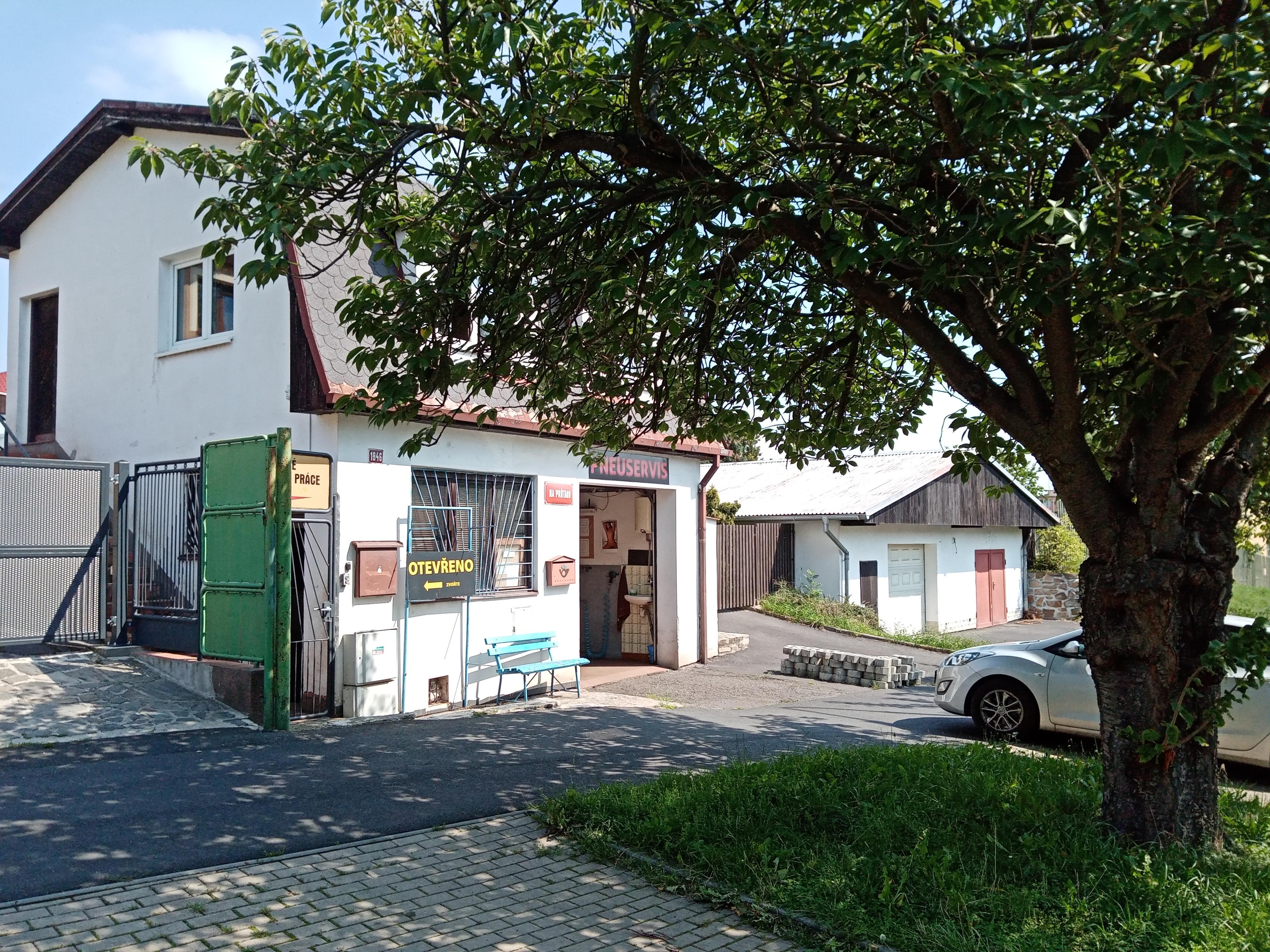 Pneuservis a autoopravna Paul Kadaň foto 4